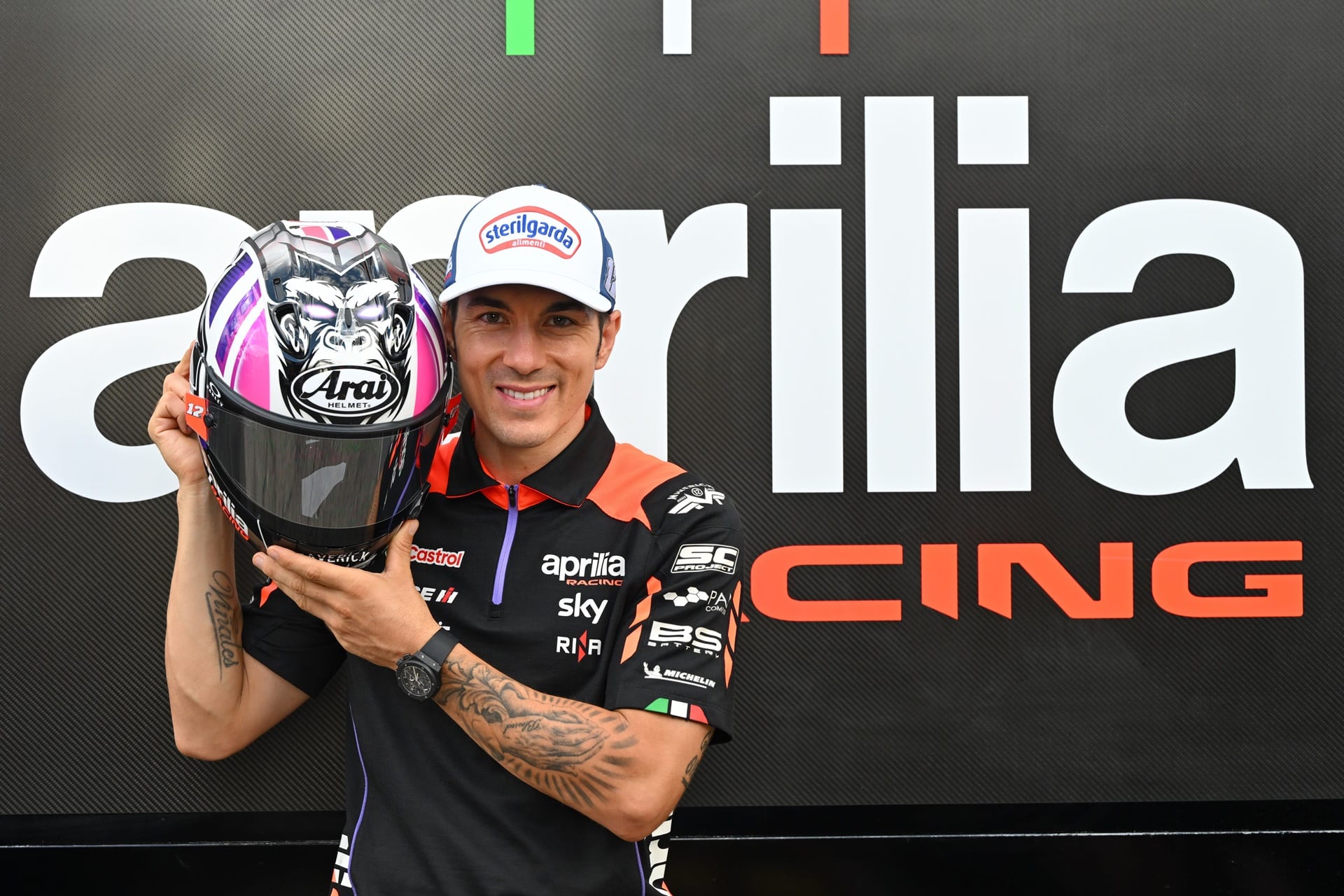 Maverick Viñales estrena un diseño muy especial en su casco en el GP Red Bull de San Marino