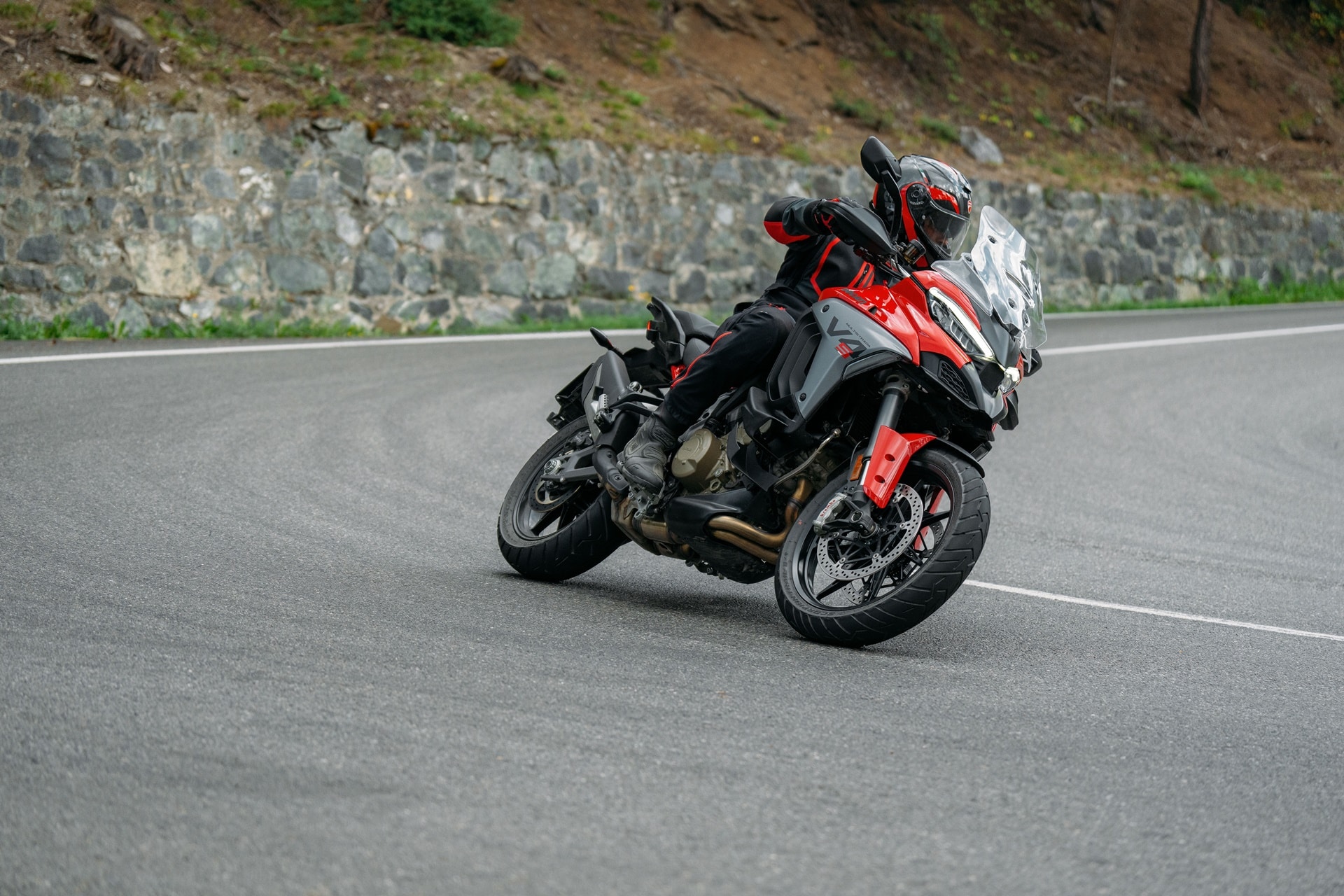 Ducati Multistrada V4 2025