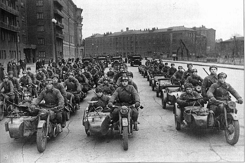 En su momento el sidecar se empleó como medio de transporte rápido y eficaz en tiempos de guerra