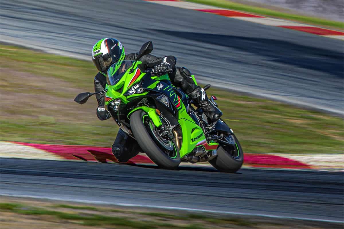 La ZX-6R está pensada para darlo todo en circuito, pero en carretera hay que ser sensato