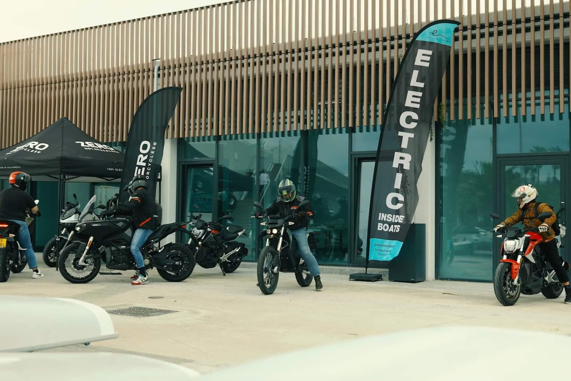 Zero Motorcycles protagoniza un día dedicado a la conducción sin emisiones en Barcelona
