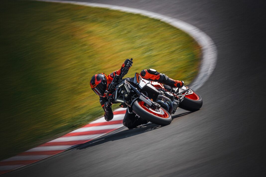 KTM 990 Duke R 2025