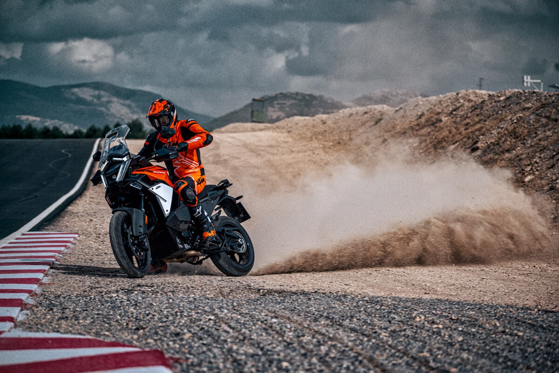 KTM 1390 Super Adventure S EVO 2025