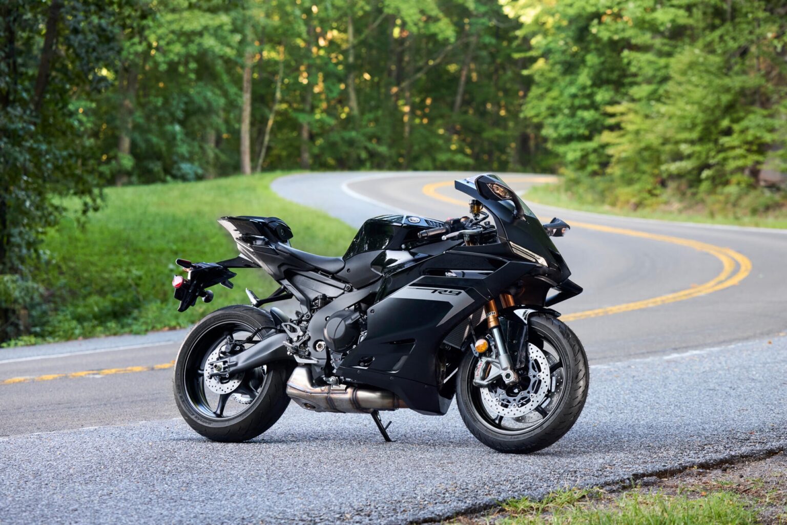 yamaha-r9-2025-ficha-t-cnica-fotos-y-precio