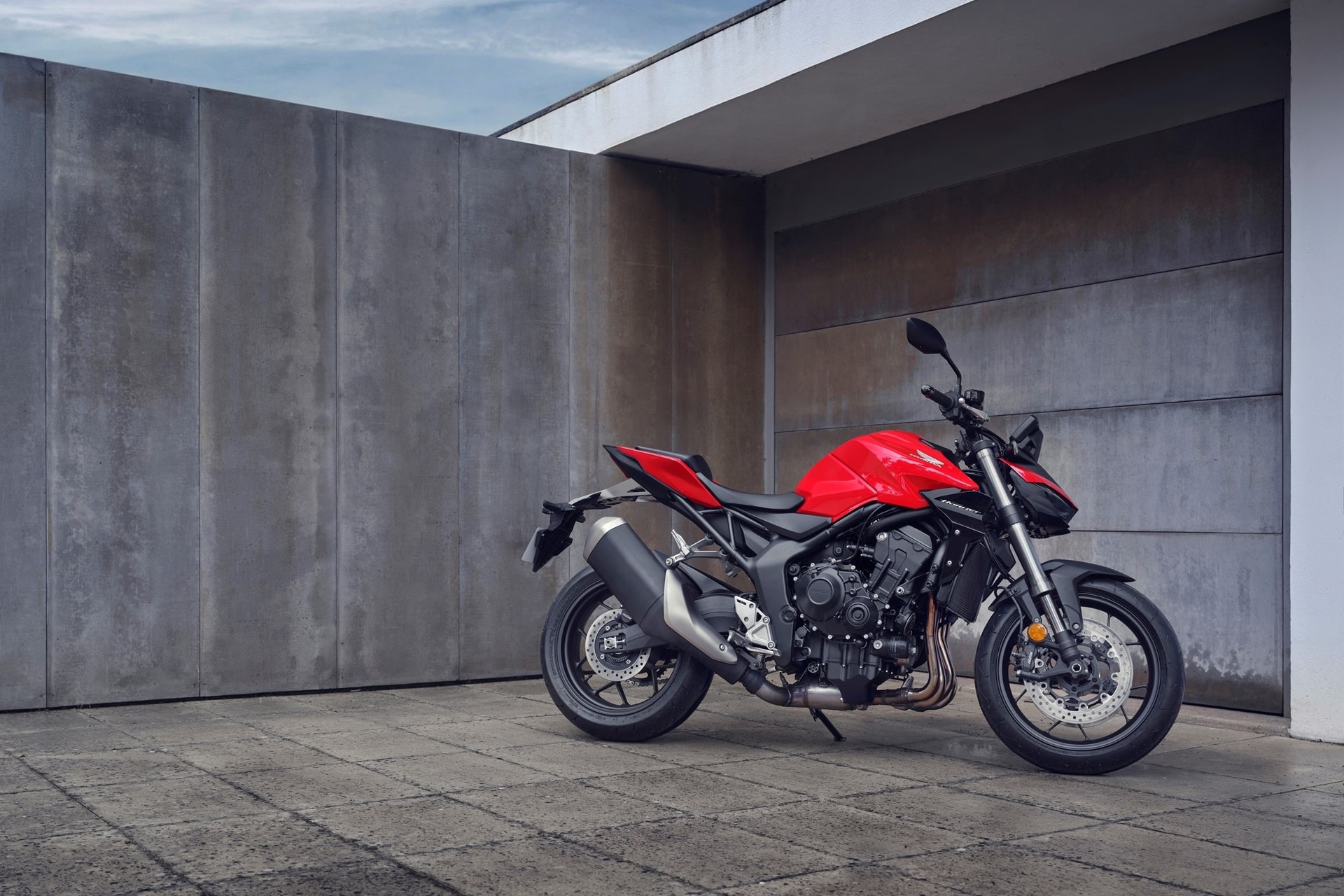 Honda lanza finalmente su nueva CB1000 Hornet 2025, acompañada de una excitante versión SP