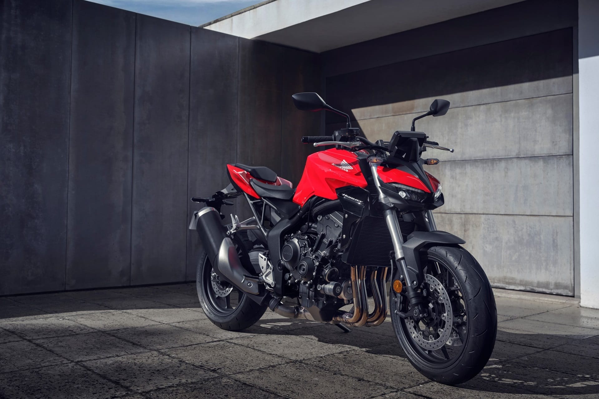 Honda lanza finalmente su nueva CB1000 Hornet 2025, acompañada de una excitante versión SP