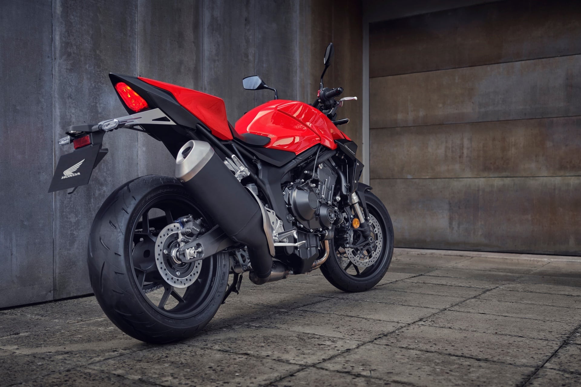 Honda lanza finalmente su nueva CB1000 Hornet 2025, acompañada de una excitante versión SP