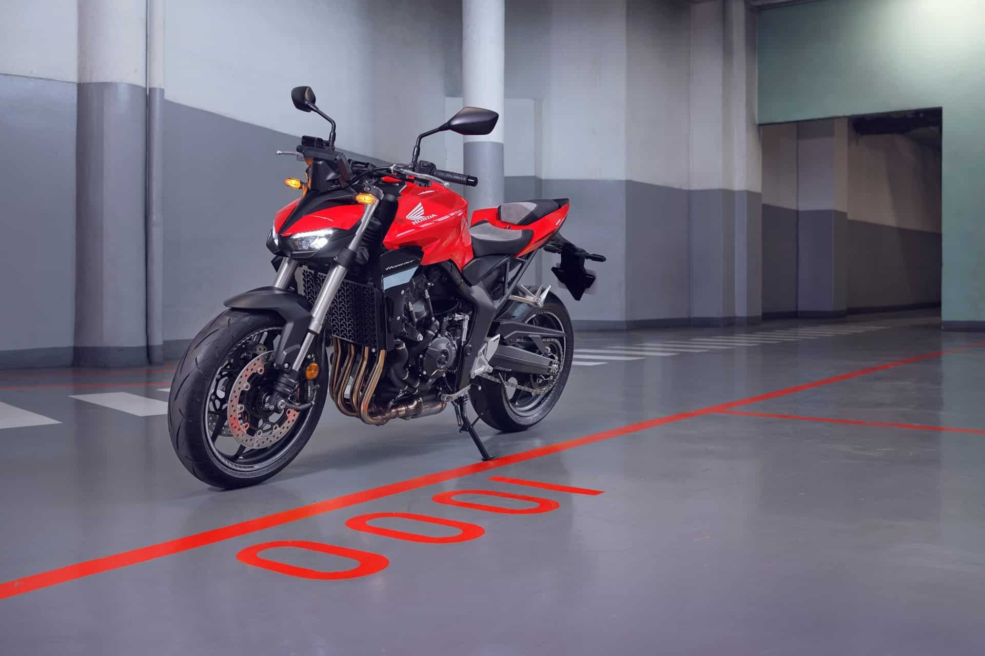 Honda lanza finalmente su nueva CB1000 Hornet 2025, acompañada de una excitante versión SP