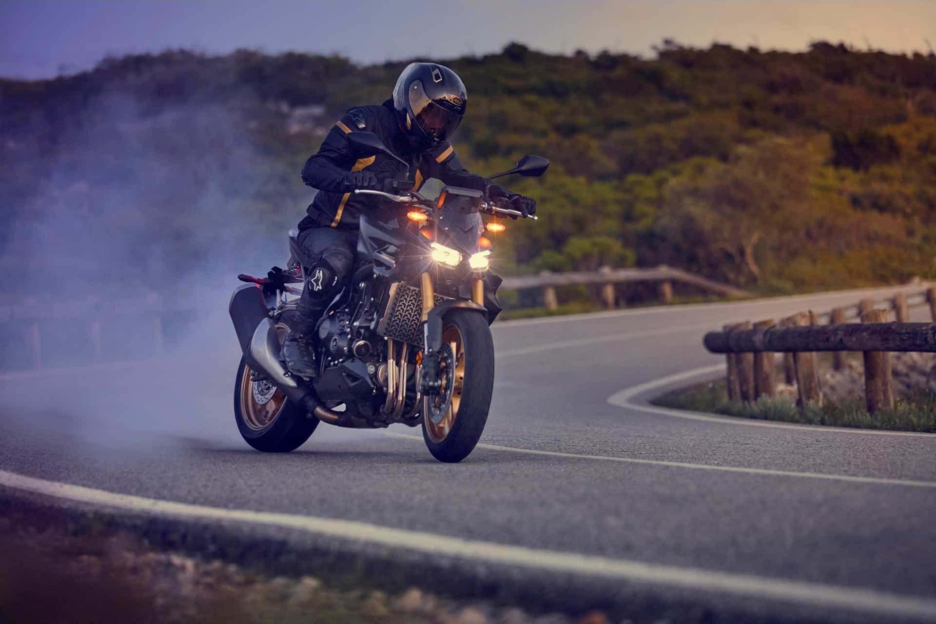Honda lanza finalmente su nueva CB1000 Hornet 2025, acompañada de una excitante versión SP