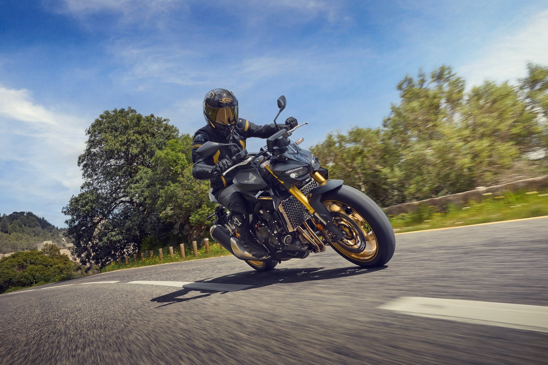 Honda lanza finalmente su nueva CB1000 Hornet 2025, acompañada de una excitante versión SP