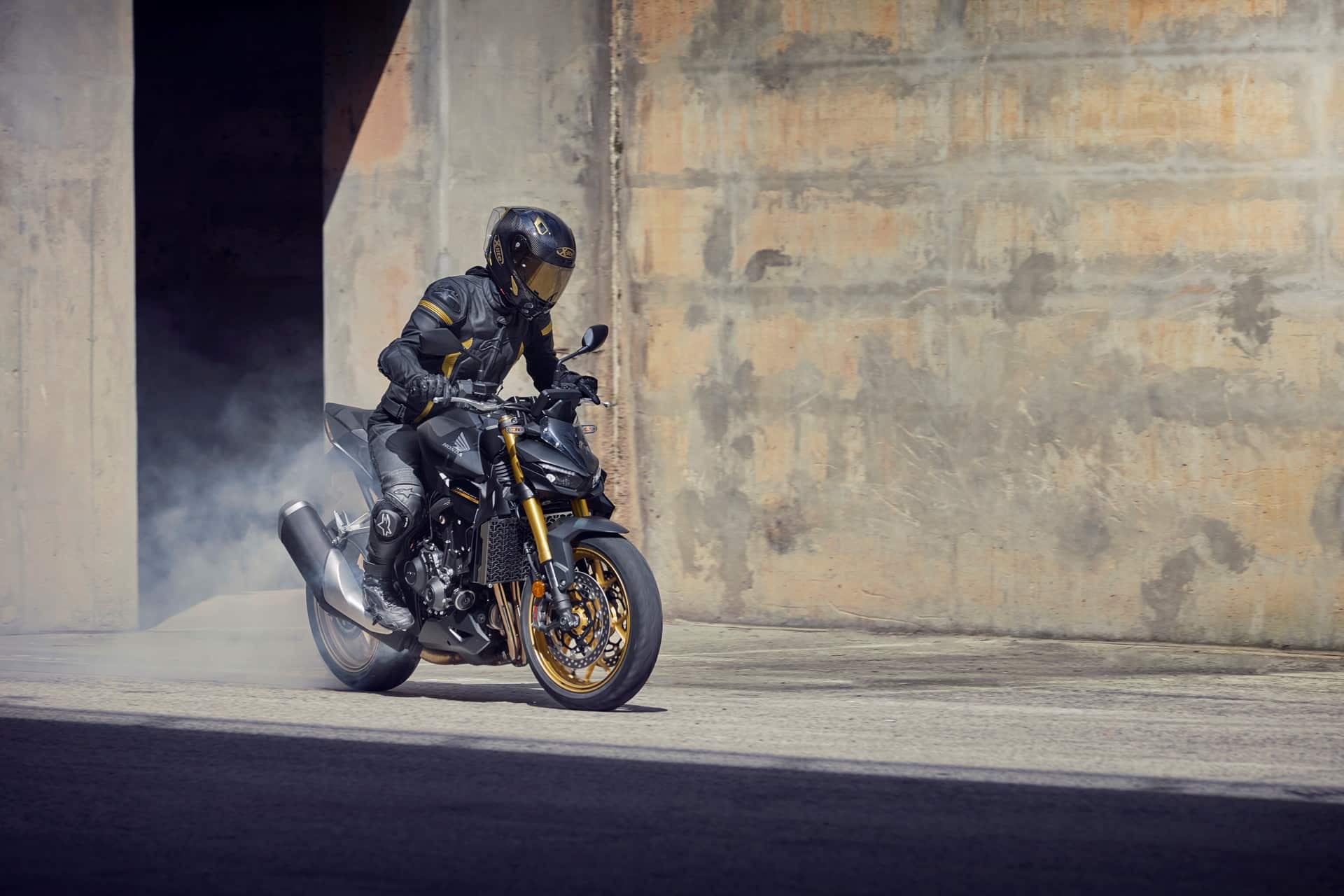 Honda lanza finalmente su nueva CB1000 Hornet 2025, acompañada de una excitante versión SP