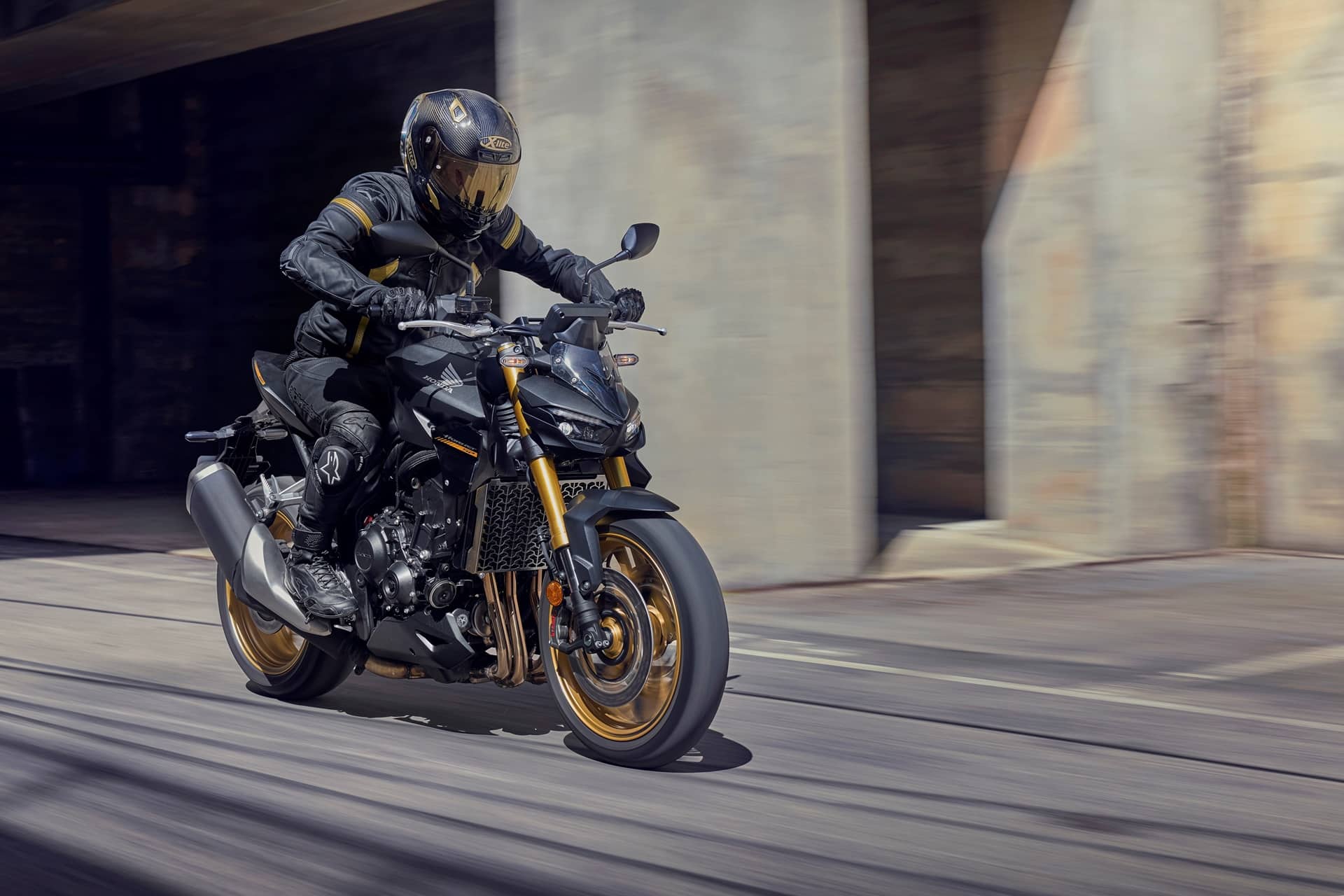 Honda lanza finalmente su nueva CB1000 Hornet 2025, acompañada de una excitante versión SP