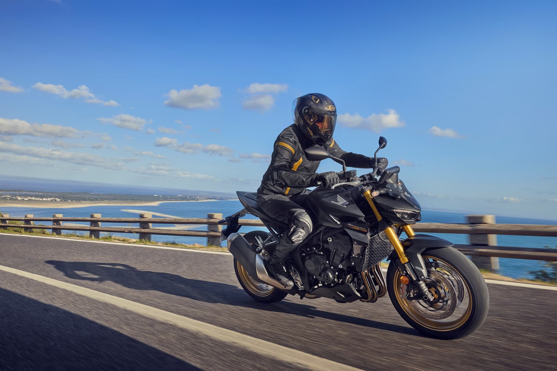 Honda lanza finalmente su nueva CB1000 Hornet 2025, acompañada de una excitante versión SP