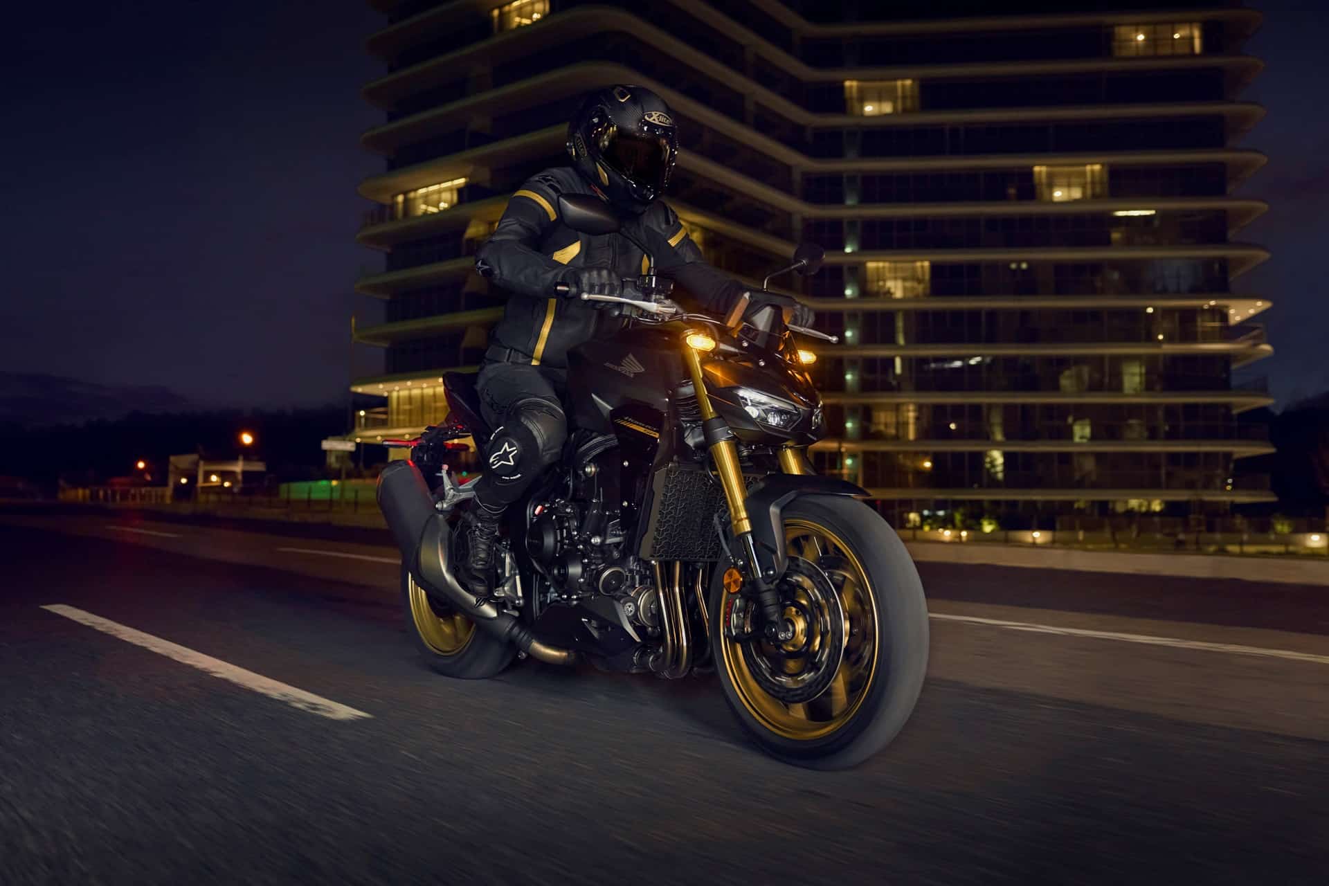 Honda lanza finalmente su nueva CB1000 Hornet 2025, acompañada de una excitante versión SP