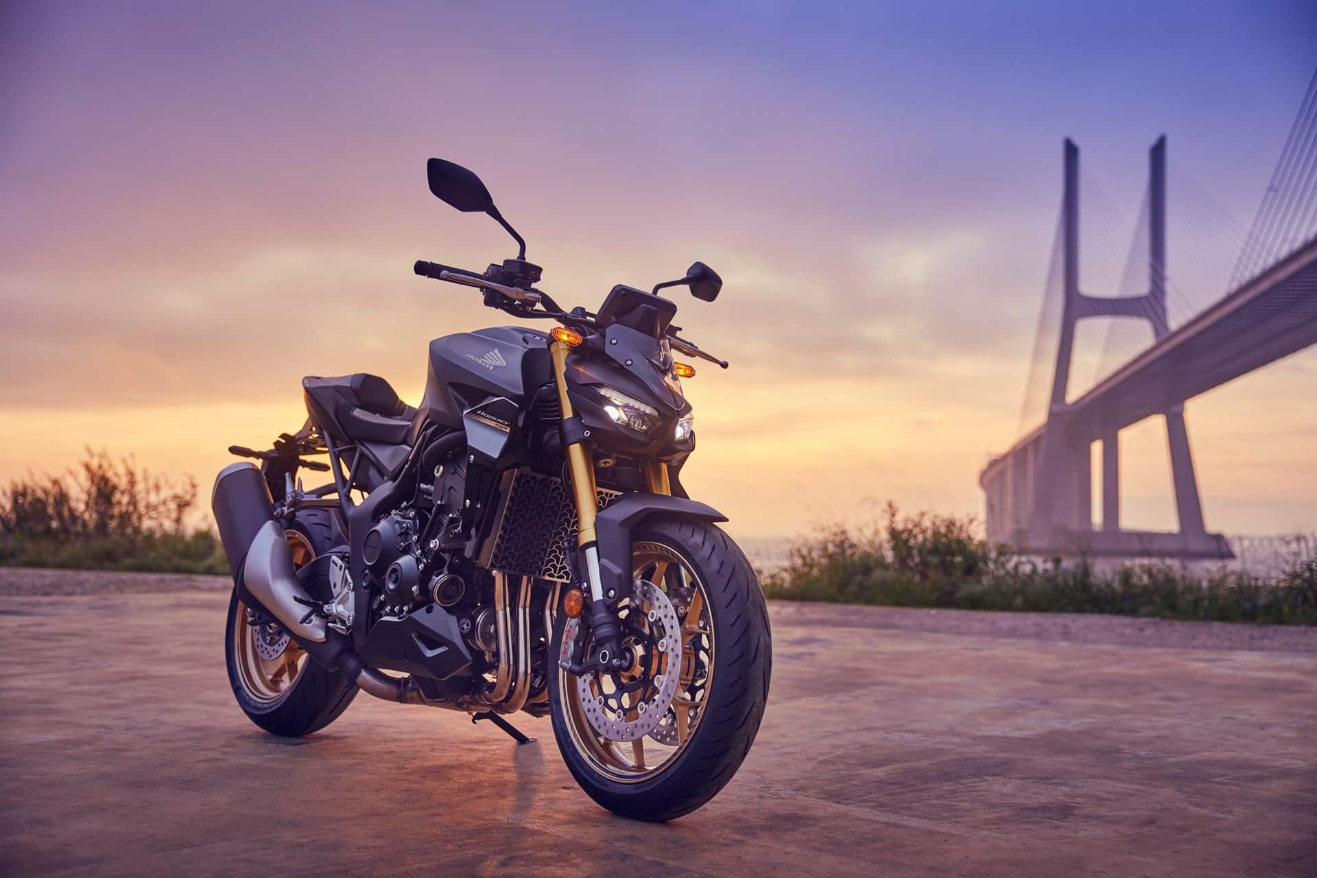 Honda lanza finalmente su nueva CB1000 Hornet 2025, acompañada de una excitante versión SP