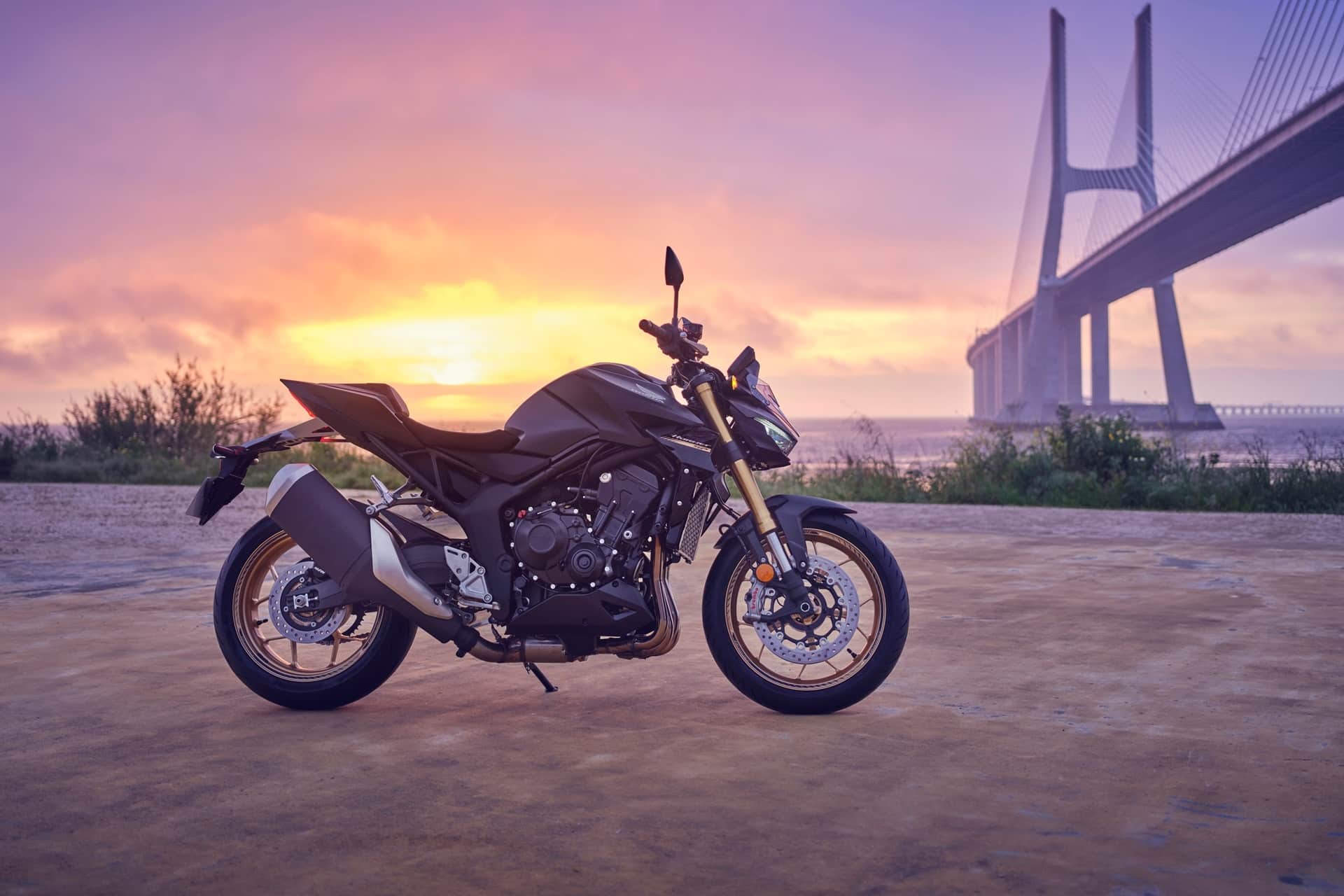 Honda lanza finalmente su nueva CB1000 Hornet 2025, acompañada de una excitante versión SP