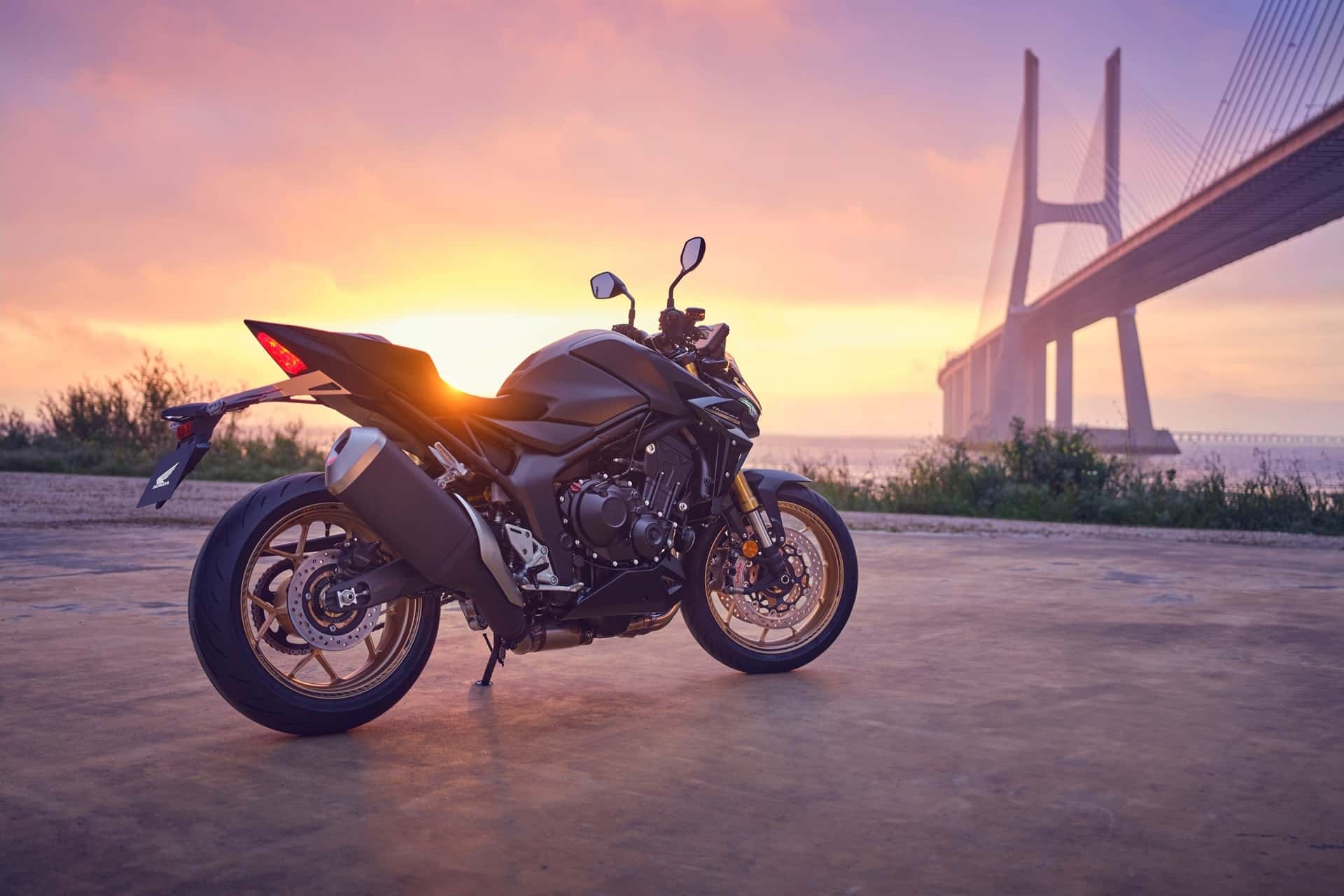 Honda lanza finalmente su nueva CB1000 Hornet 2025, acompañada de una excitante versión SP