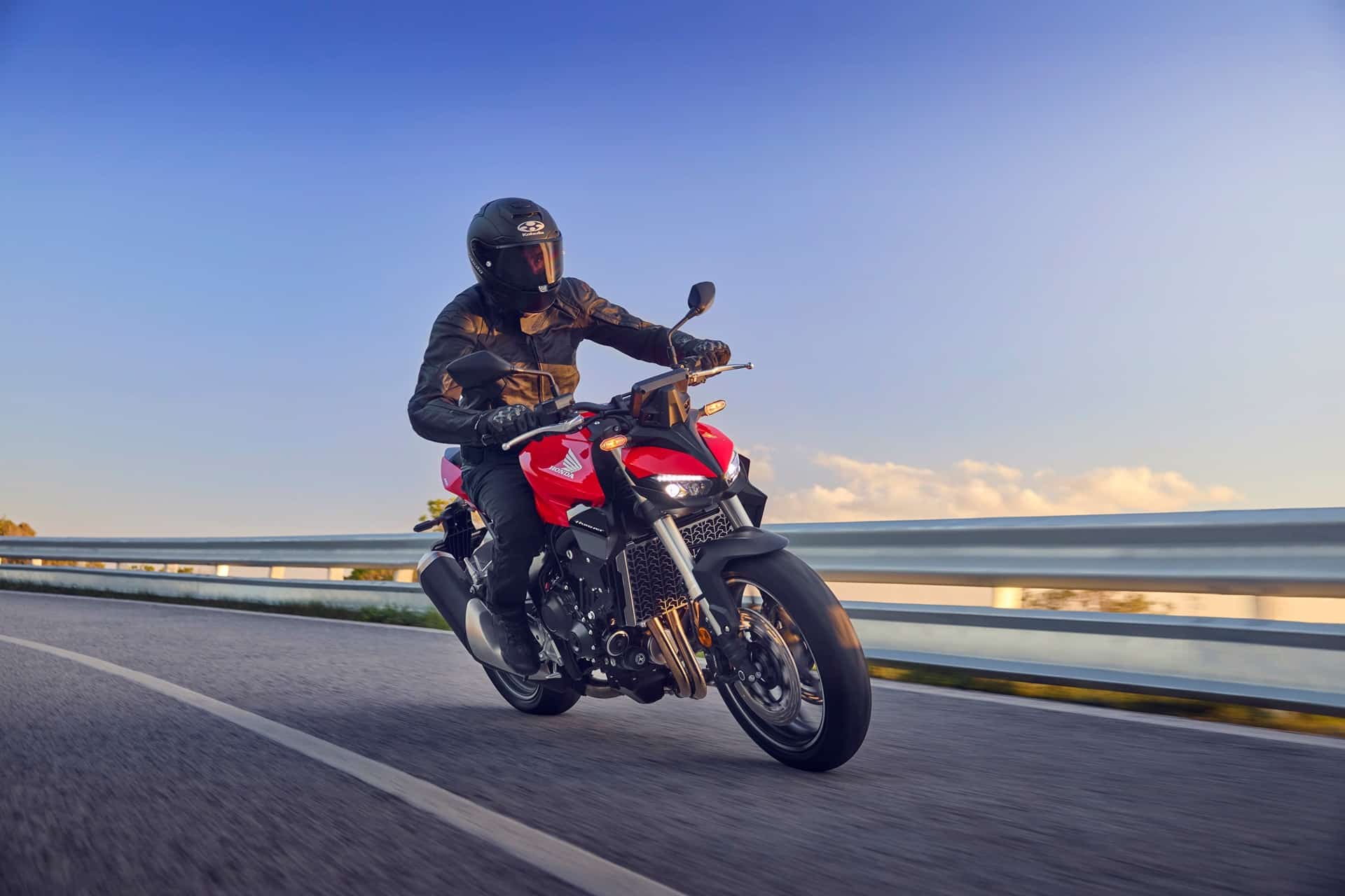 Honda lanza finalmente su nueva CB1000 Hornet 2025, acompañada de una excitante versión SP