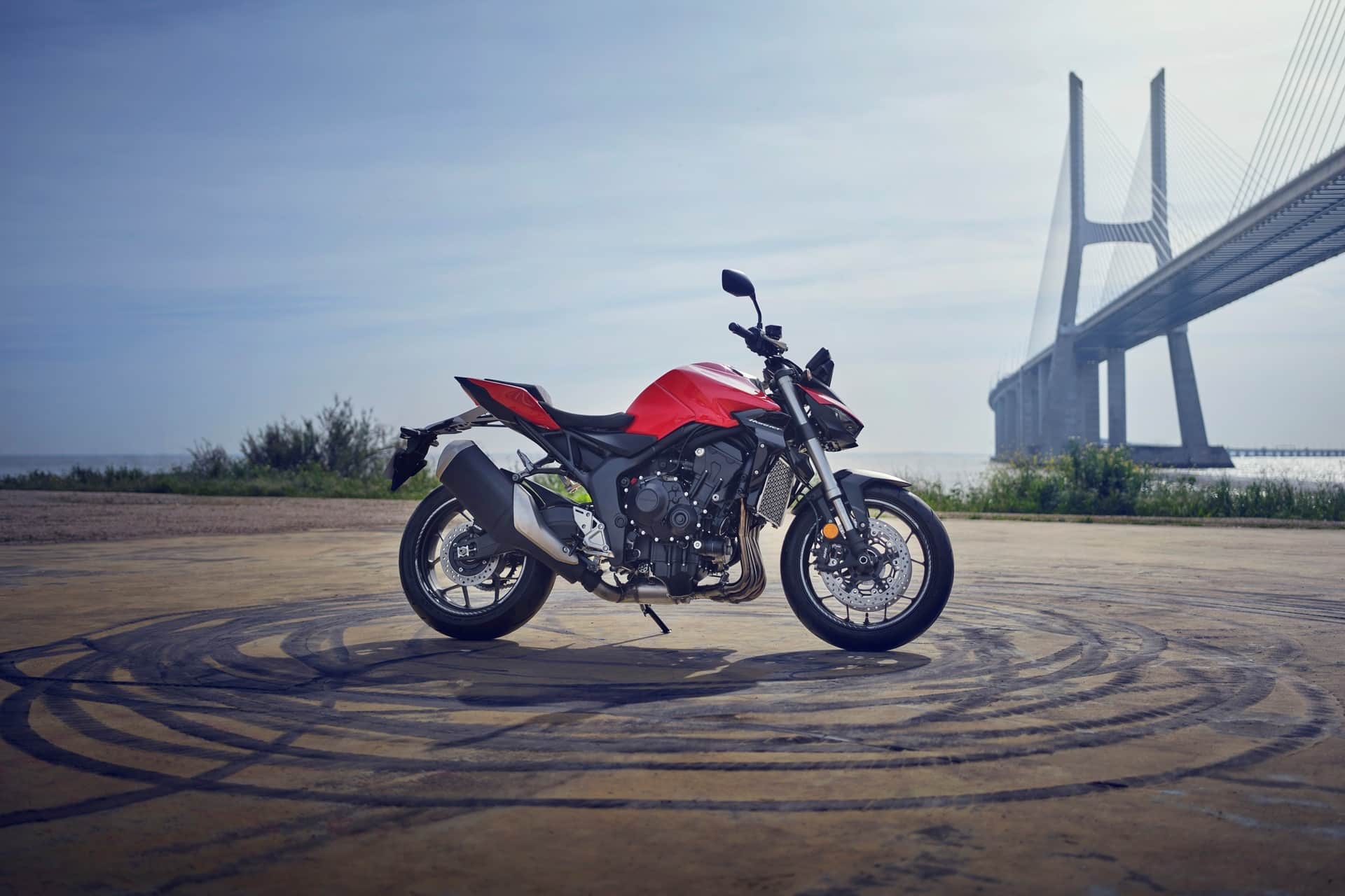 Honda lanza finalmente su nueva CB1000 Hornet 2025, acompañada de una excitante versión SP
