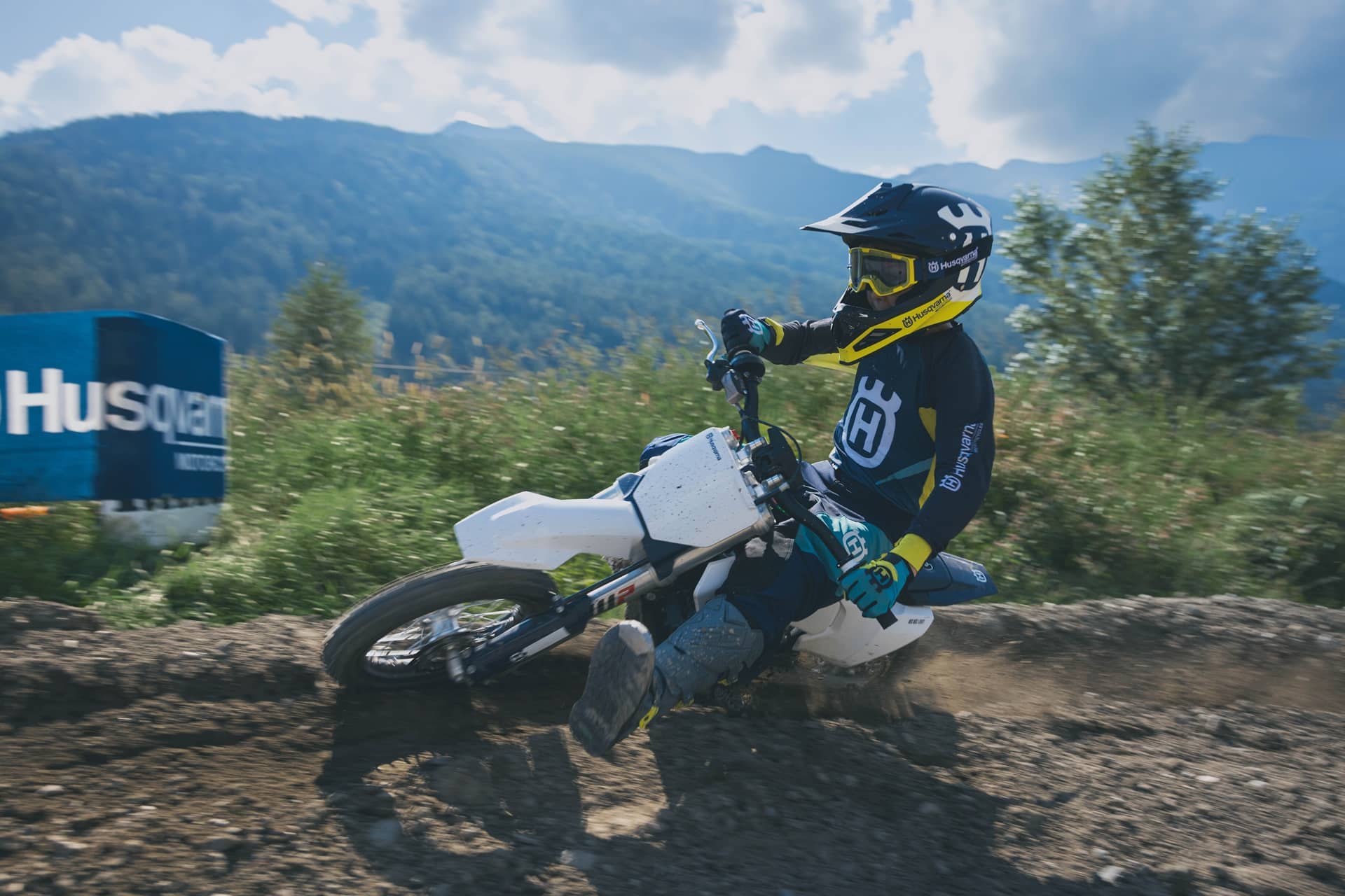 Husqvarna presenta su nueva EE 5 2025: Más rendimiento y tiempo de pilotaje