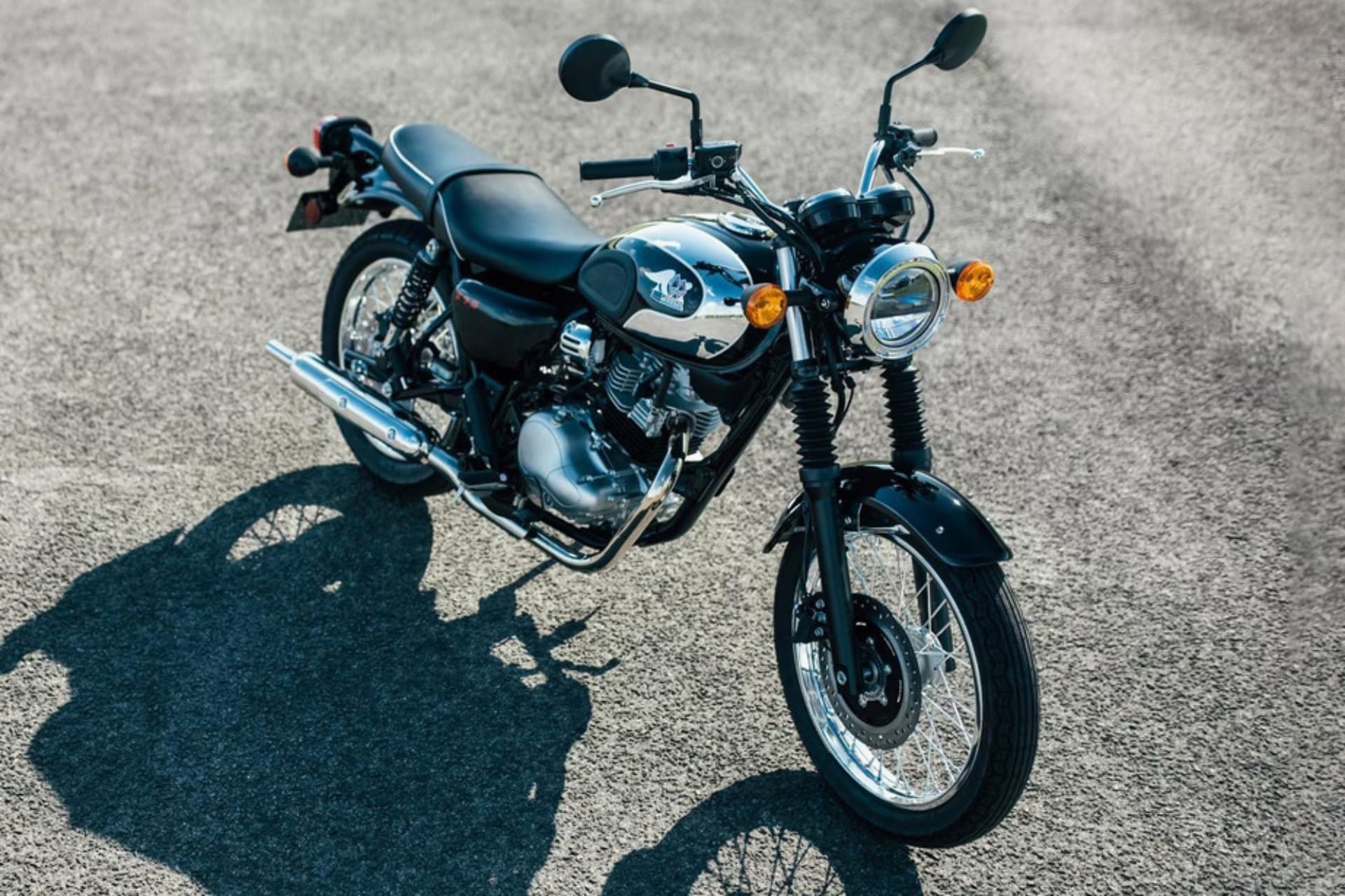 Kawasaki W 230 y Meguro S1 2025