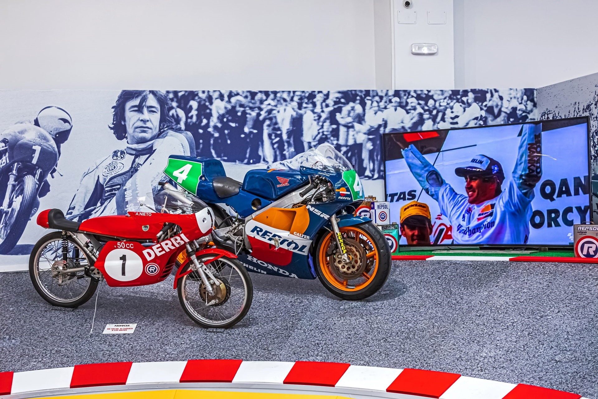 El museo "Motos Made in Spain" acoge una exposición temática de Repsol dentro del mundo de la competición