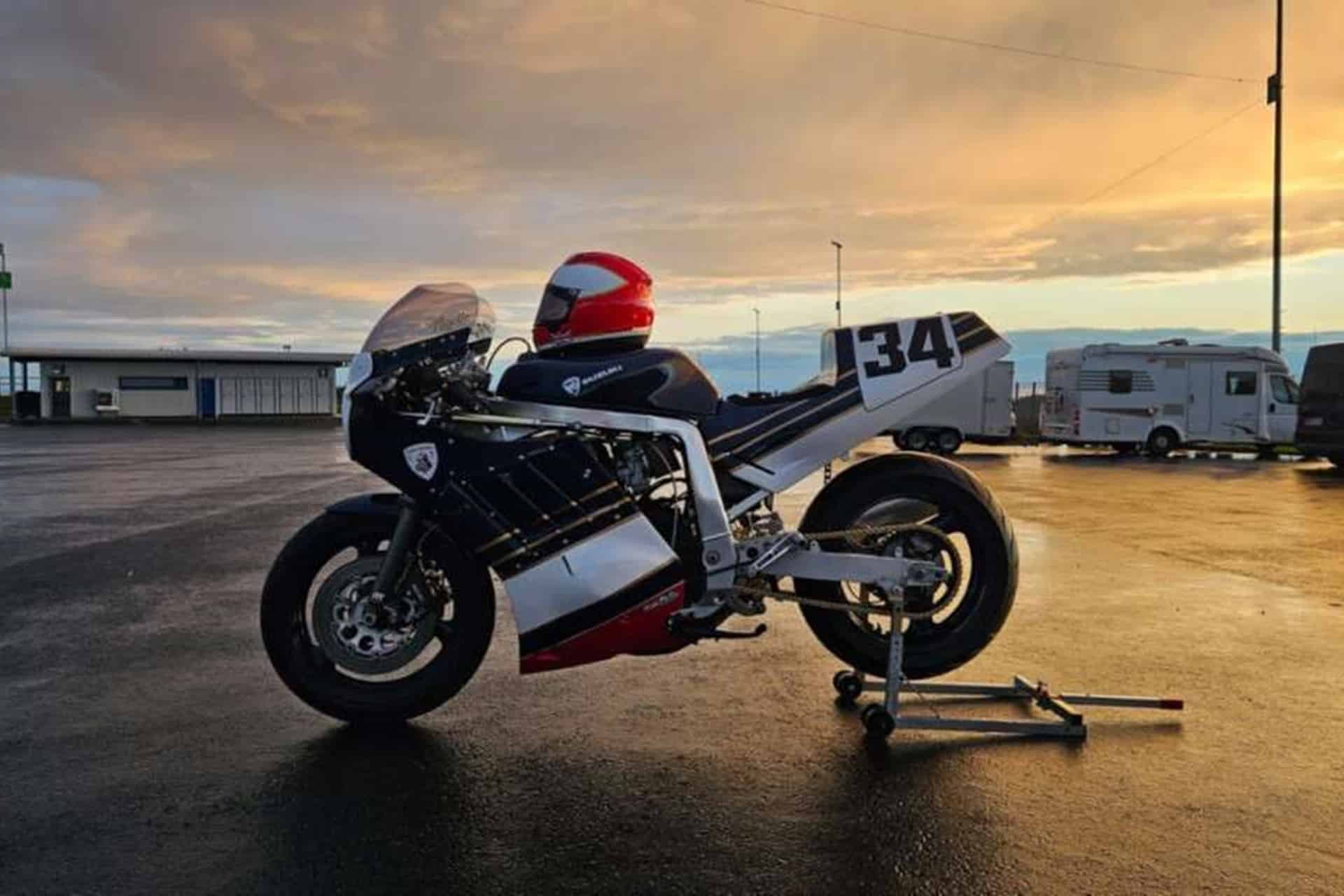 Suzuki GSX-R1100 "Renngixxer" by Nigel “Nigello” Weber