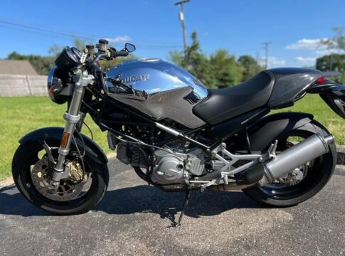 Motos de ensueño a la venta: Ducati Monster 900 Cromo 2001