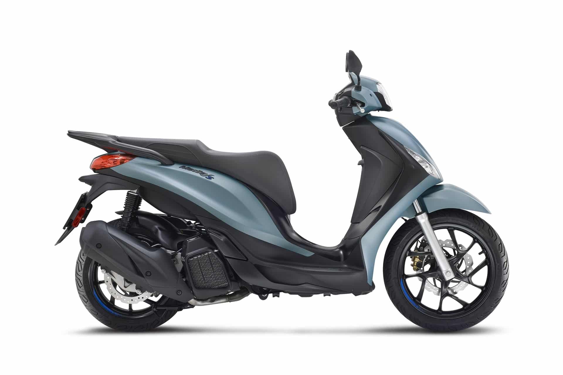 Piaggio presenta su nueva gama de scooters de rueda alta 2025
