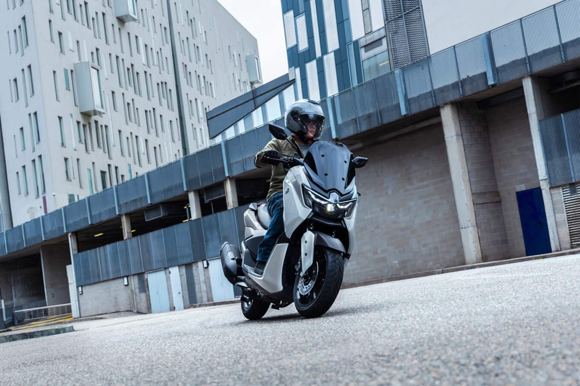 Yamaha presenta su nueva gama NMAX 125, una solvente combinación de estilo, practicidad y economía