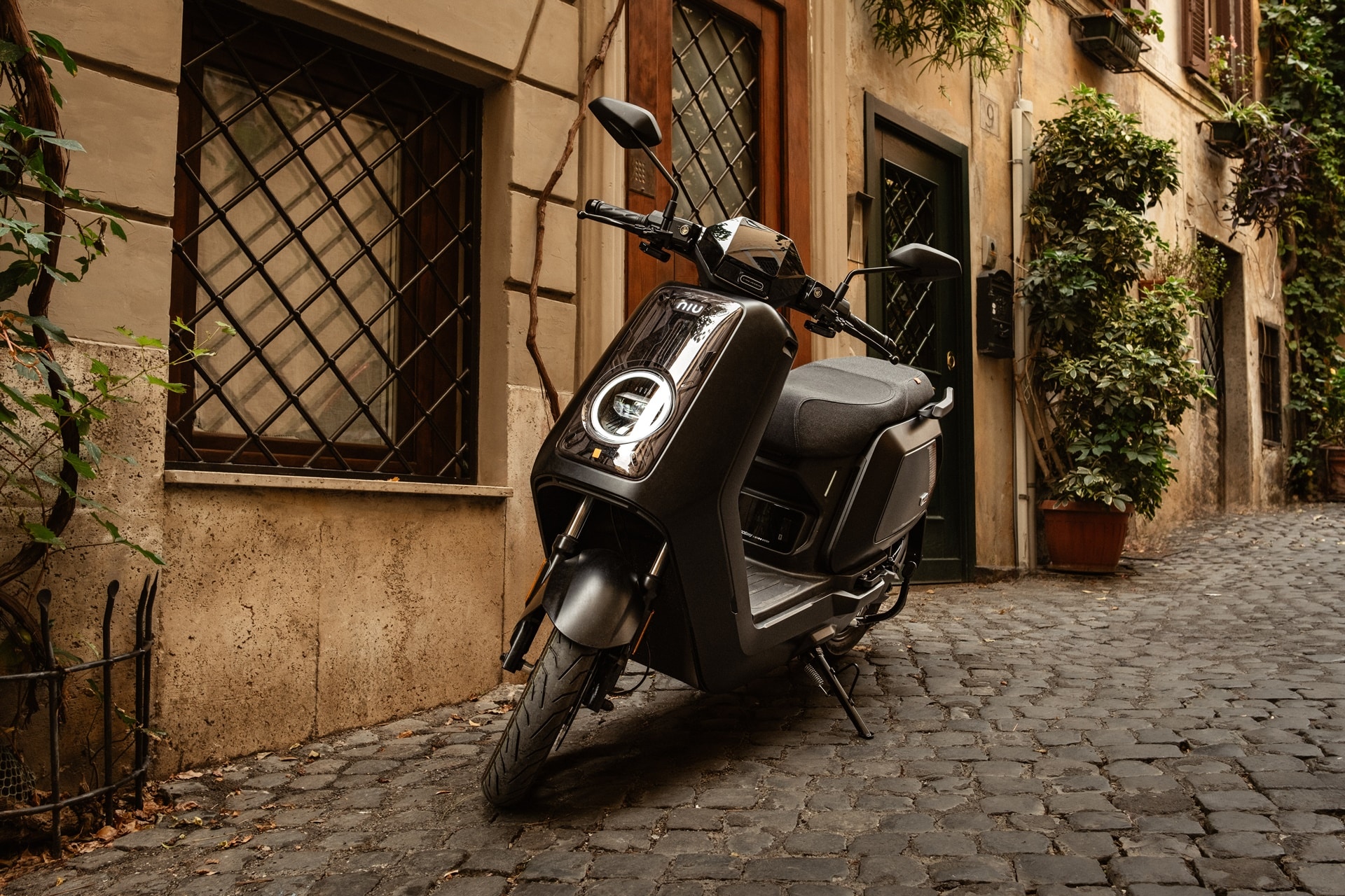 NIU celebra su 10º Aniversario por todo lo alto e EICMA 2024
