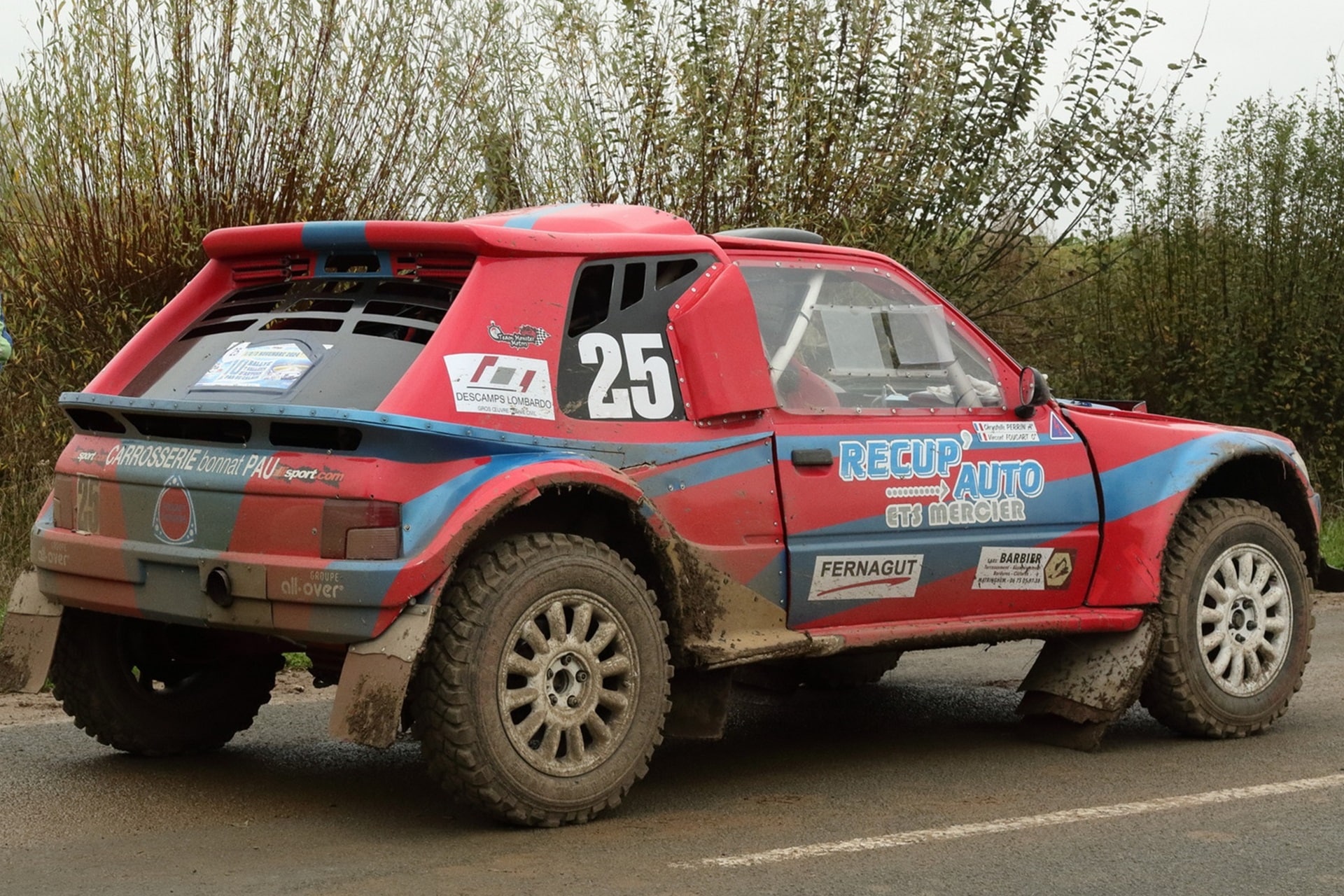 Peugeot 205 V16: Un Kit Car de locura con 4 motores de Yamaha YZF600