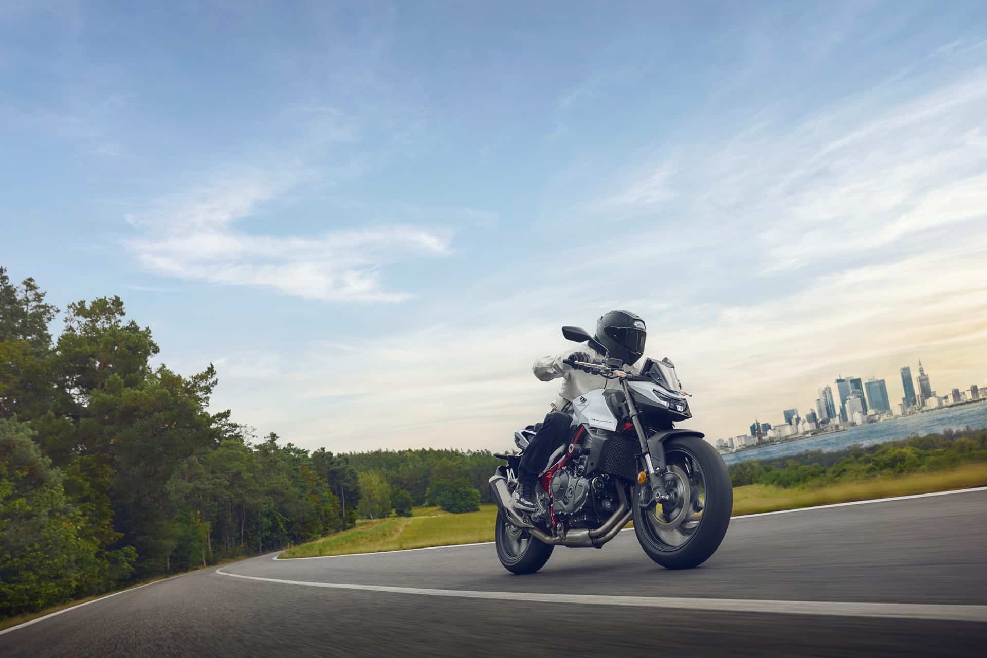 Honda CB750 Hornet 2025