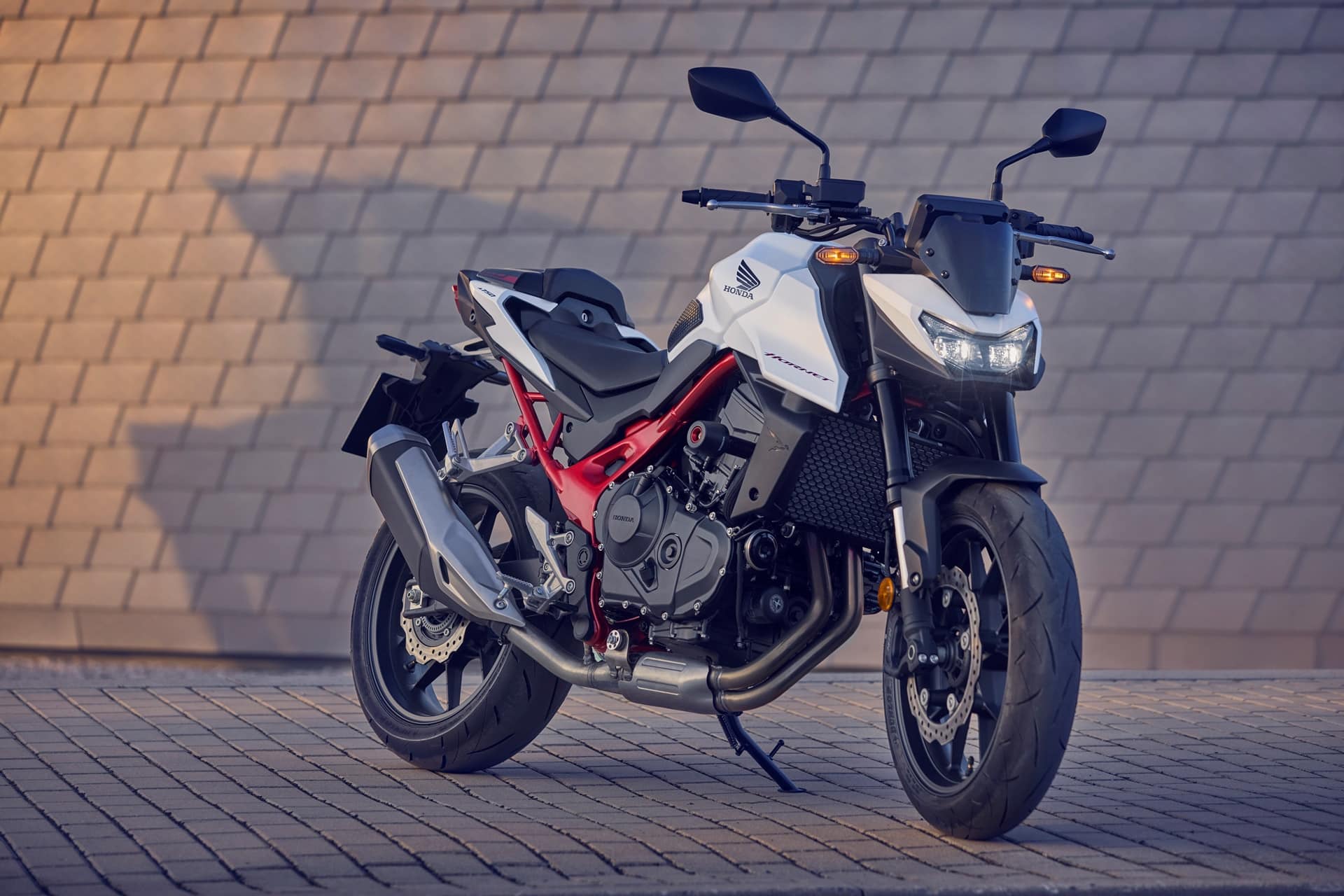 Honda CB750 Hornet 2025
