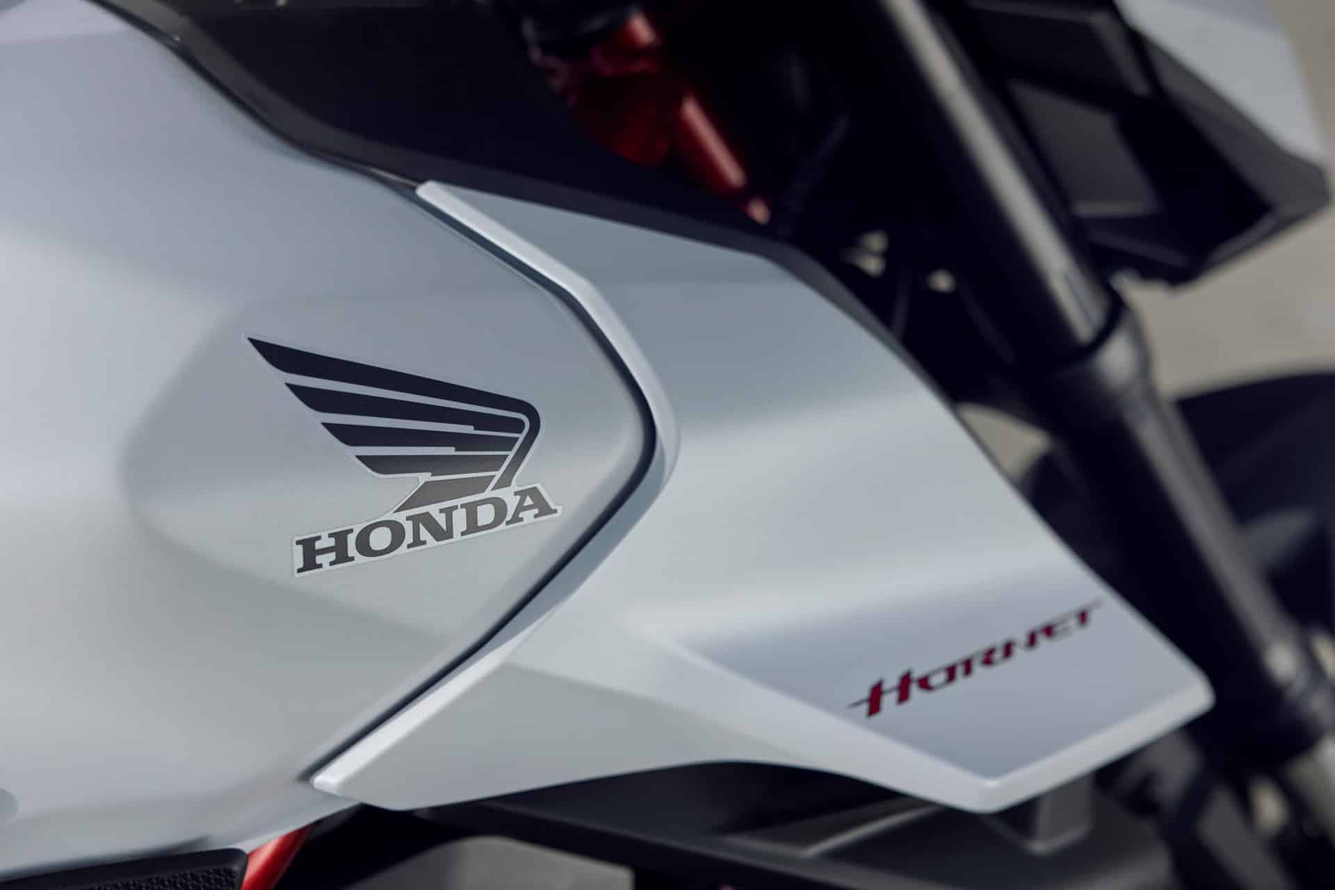 Honda CB750 Hornet 2025