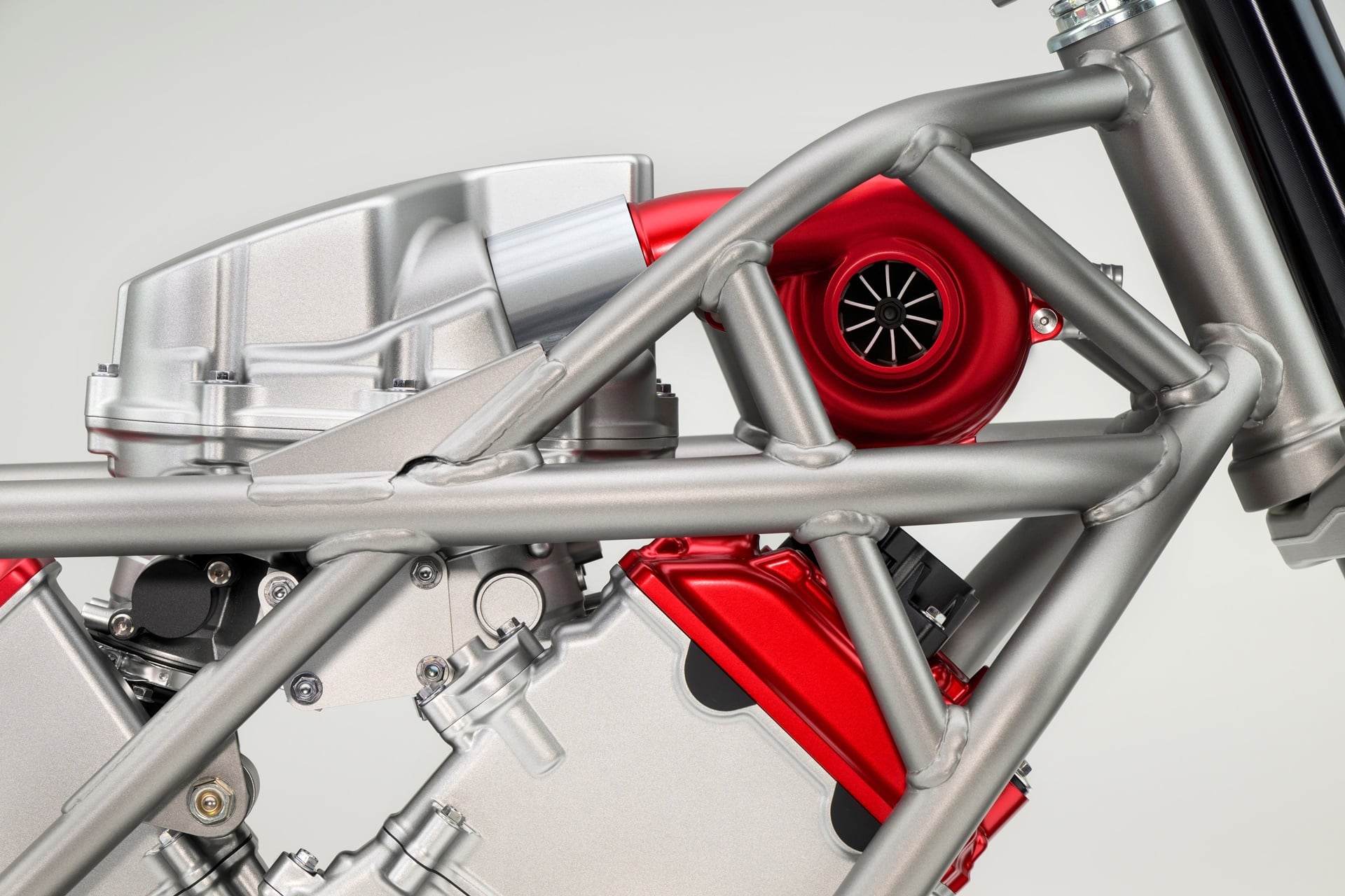 Honda despliega todo su poder tecnológico: motor V3 y compresor eléctrico, lo nunca visto