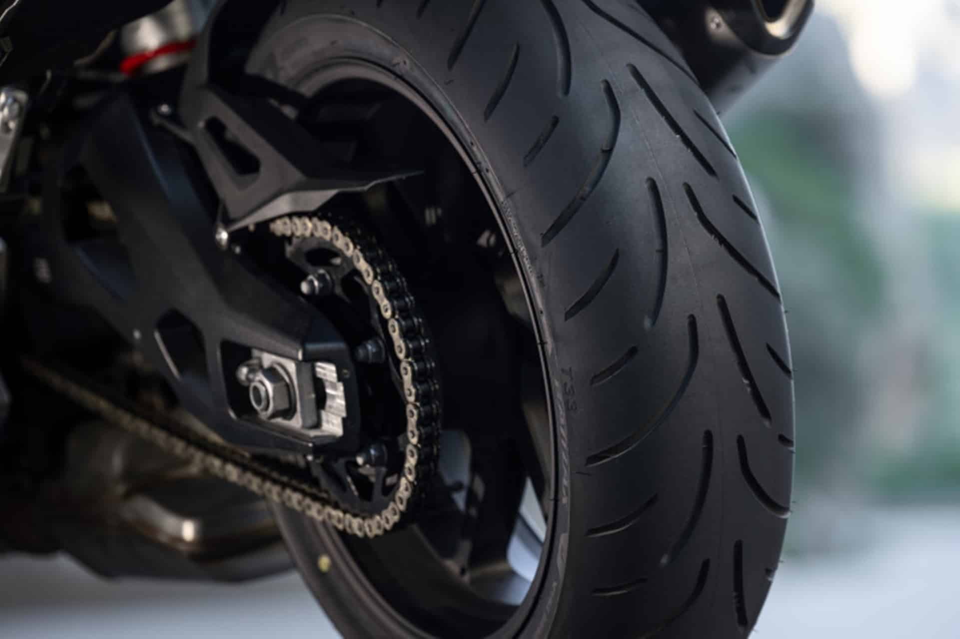 Bridgestone presenta Battlax Sport Touring T33, su nuevo neumático de última generación