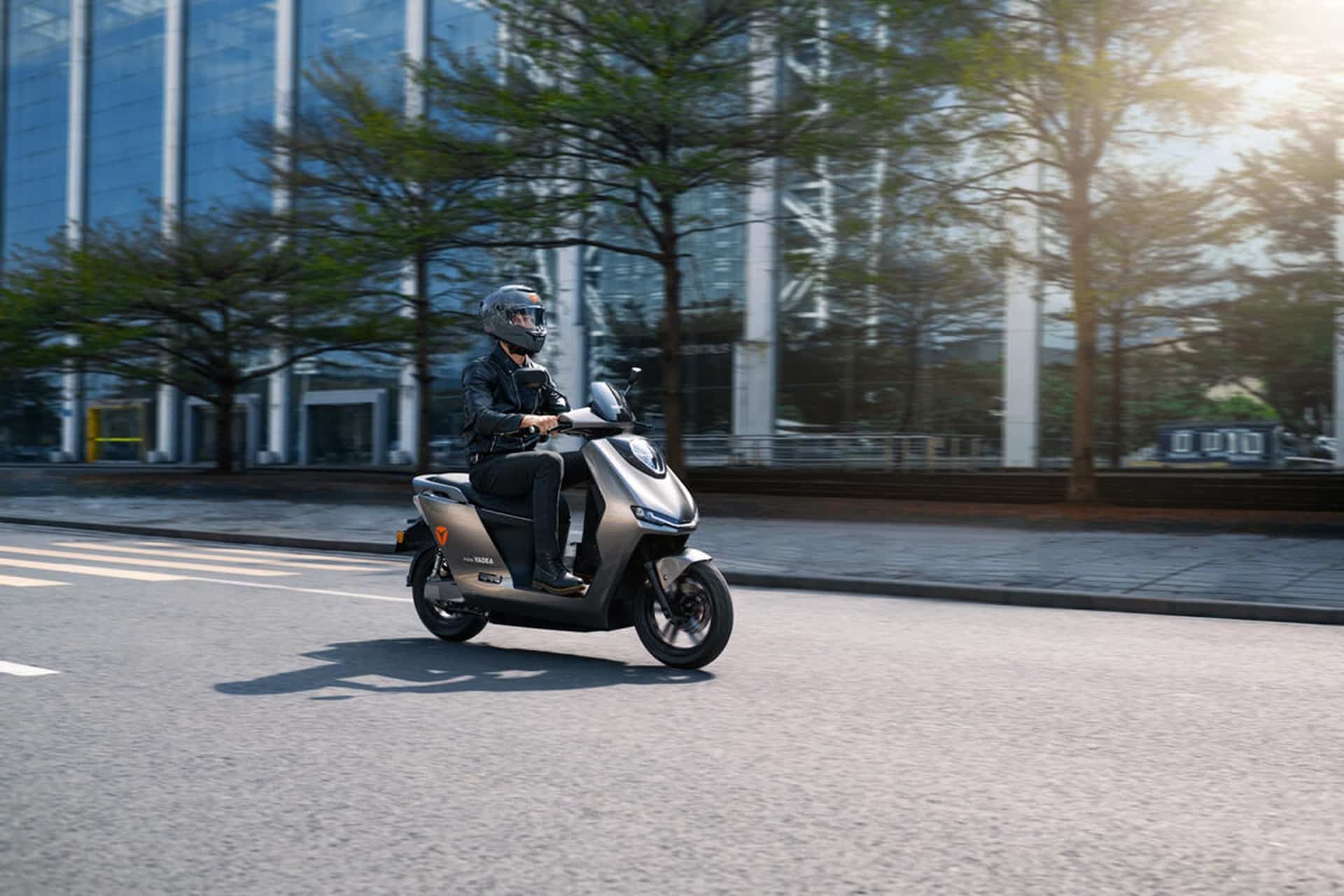 Yadea despliega todas sus innovaciones eléctricas en EICMA 2024