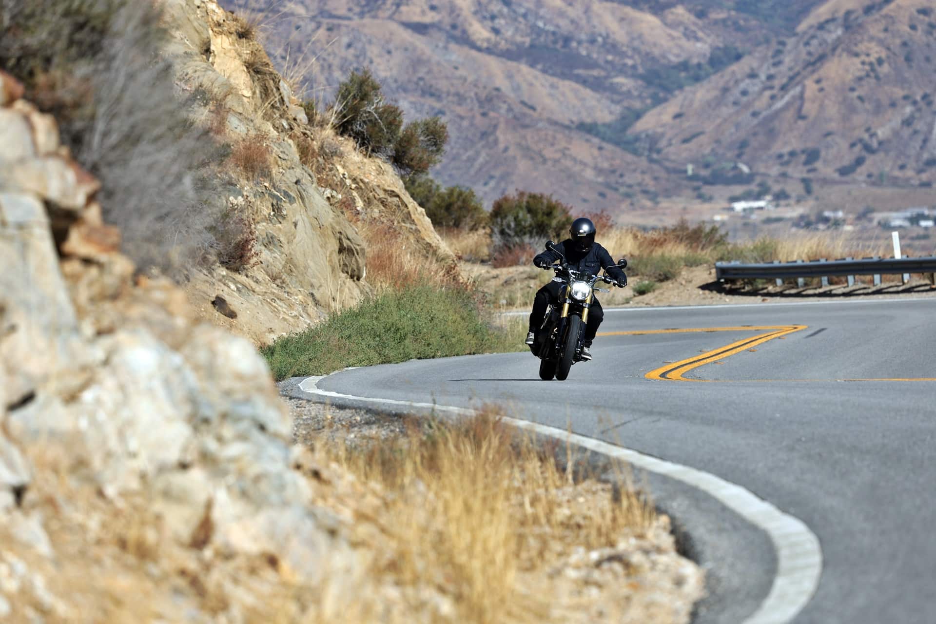 Prueba Royal Enfield Bear 650