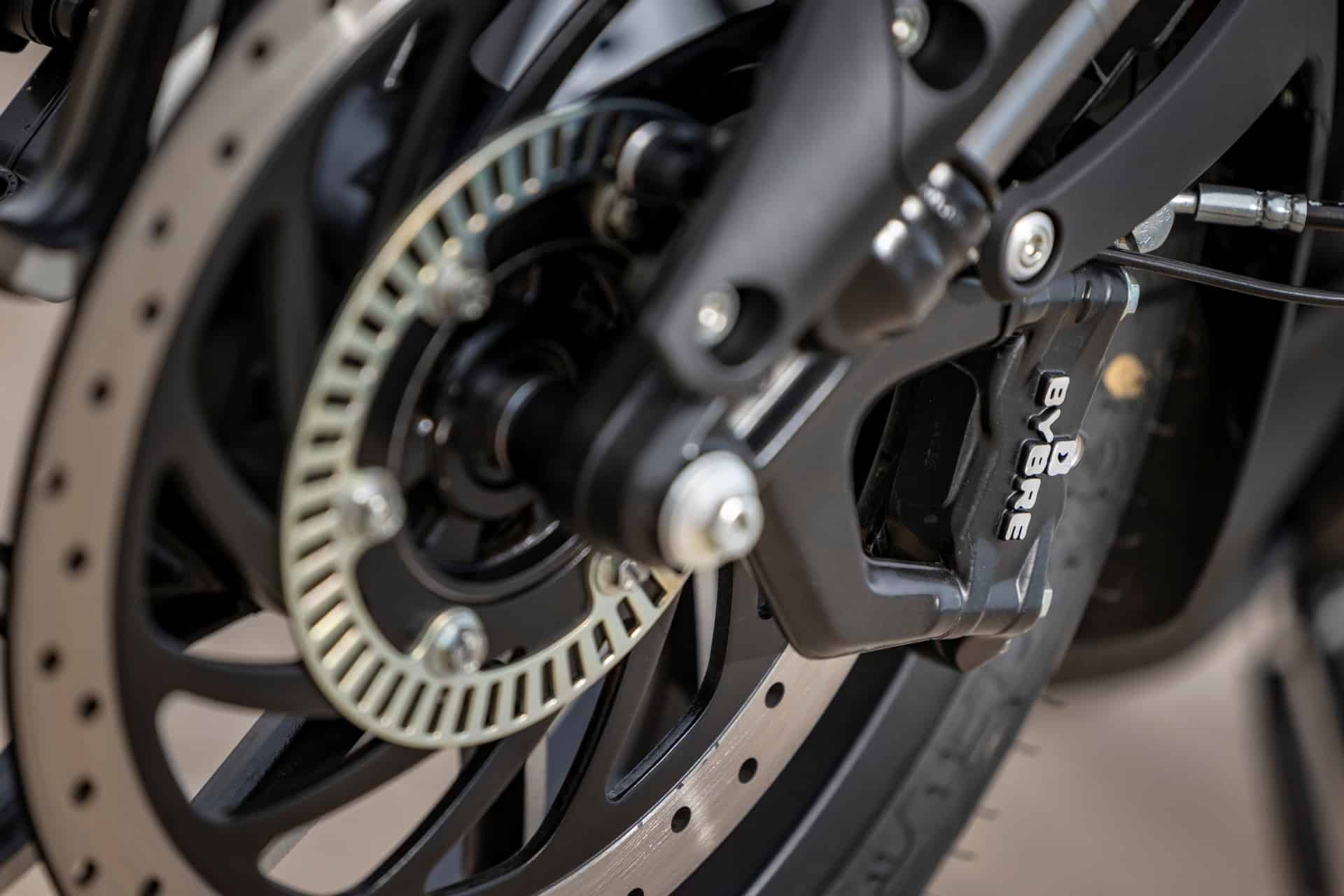 Bajaj Dominar 400 2025
