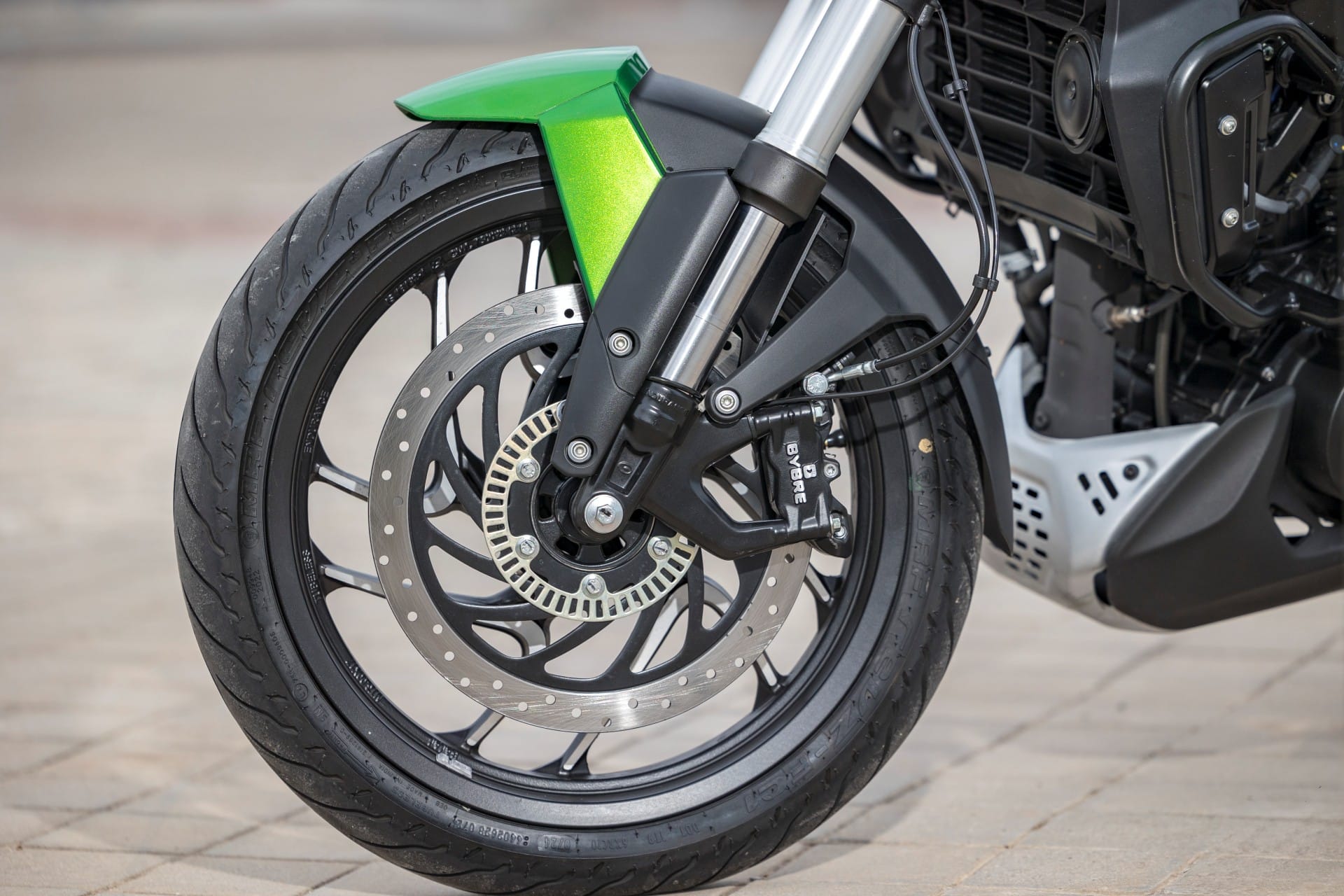 Bajaj Dominar 400 2025