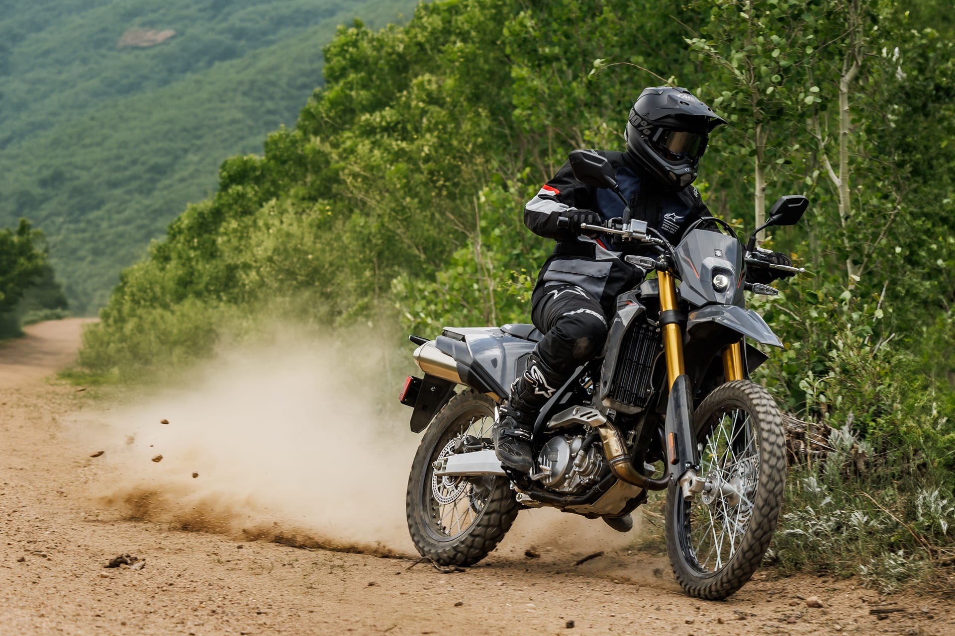Las nuevas Suzuki DR-Z4S y DR-Z4SM han sido presentadas oficialmente en EICMA 2024
