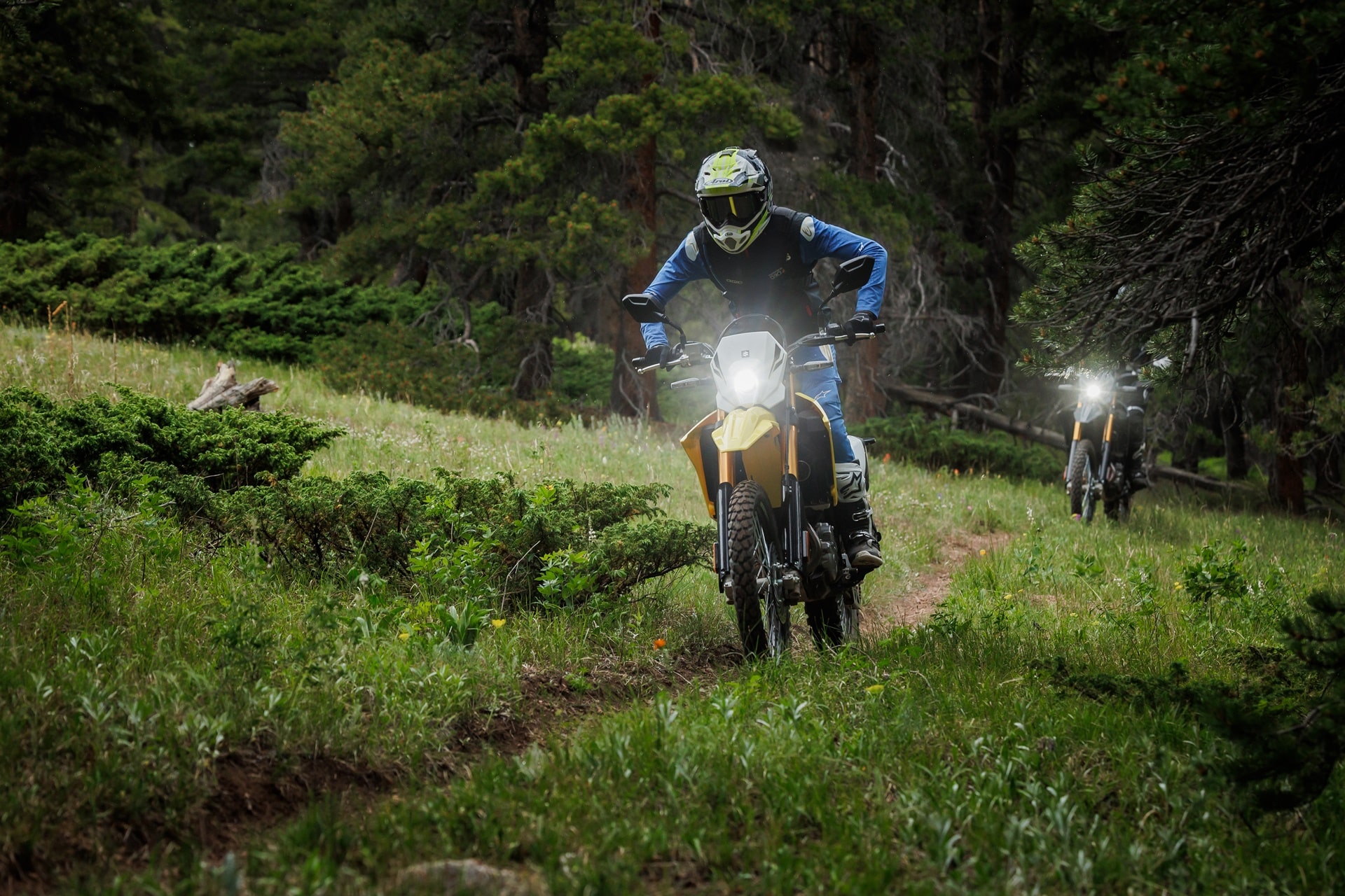 Las nuevas Suzuki DR-Z4S y DR-Z4SM han sido presentadas oficialmente en EICMA 2024