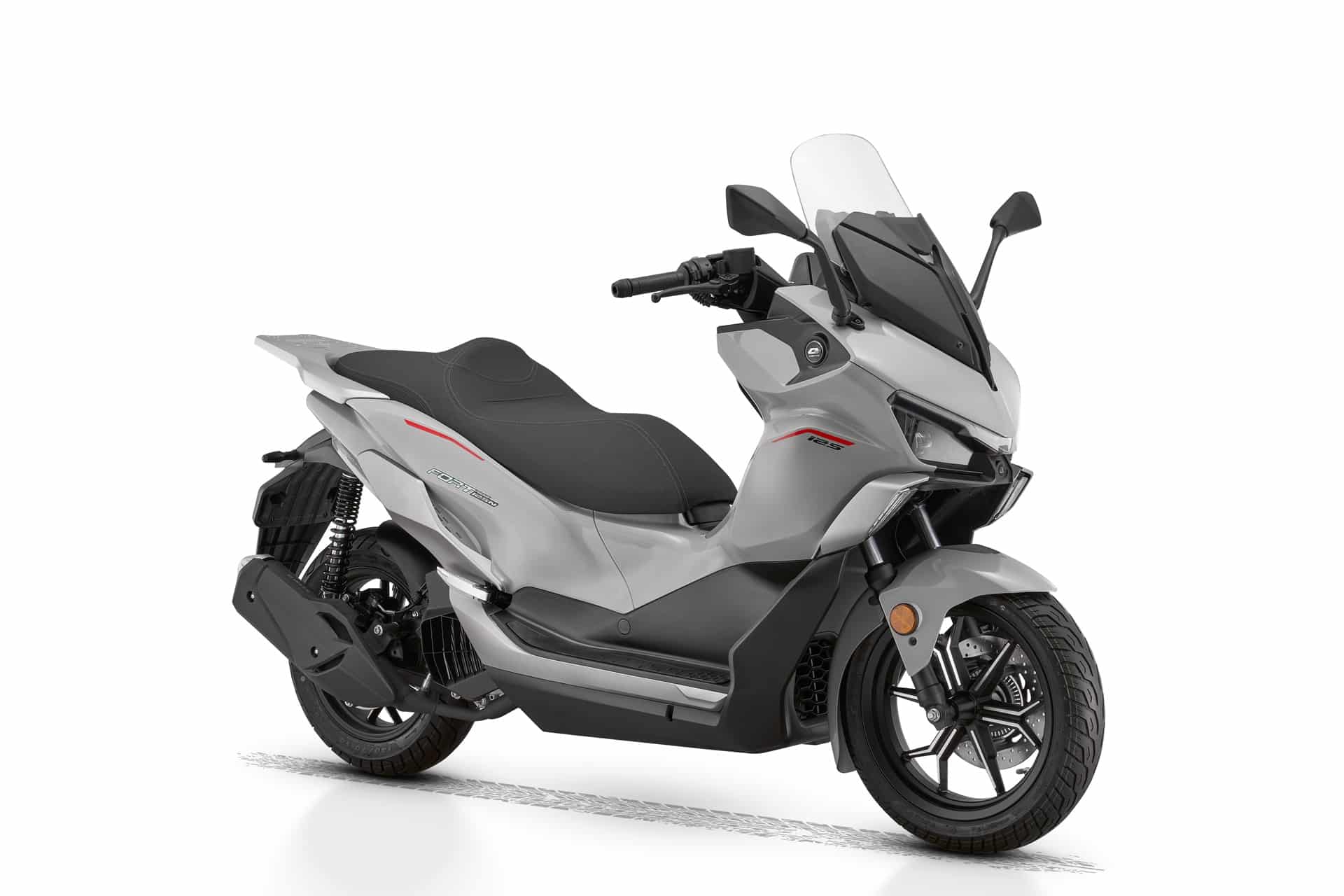 QJMotor exhibe su nueva SRK1000 en EICMA, así como su amplia gama de modelos 2025