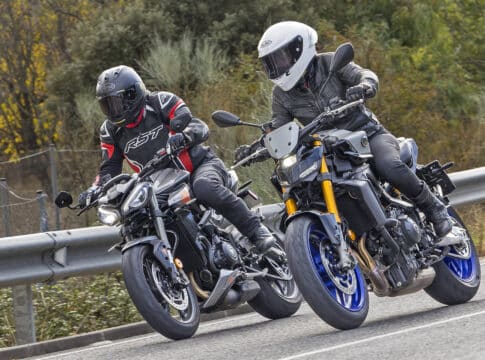 Yamaha MT-09 SP Vs Triumph Street Triple 765 RS