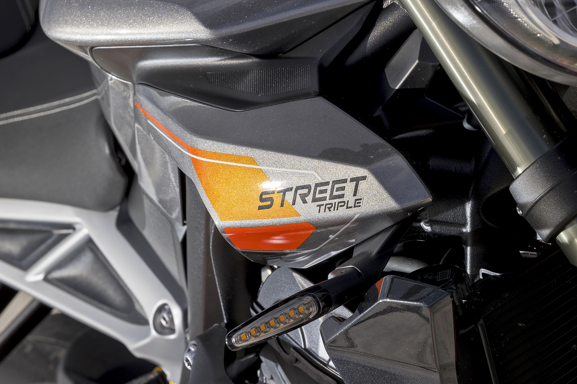 Yamaha MT-09 SP Vs Triumph Street Triple 765 RS