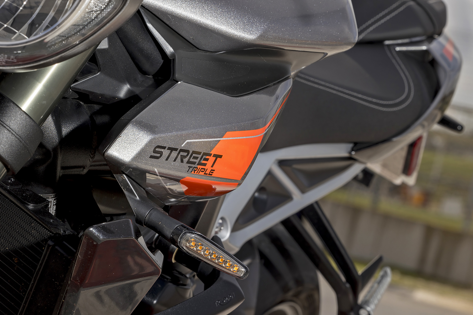 Yamaha MT-09 SP Vs Triumph Street Triple 765 RS