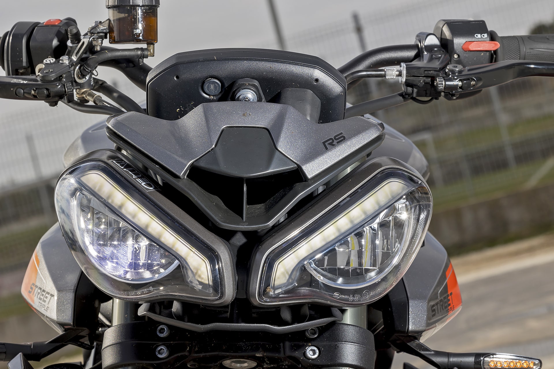 Yamaha MT-09 SP Vs Triumph Street Triple 765 RS