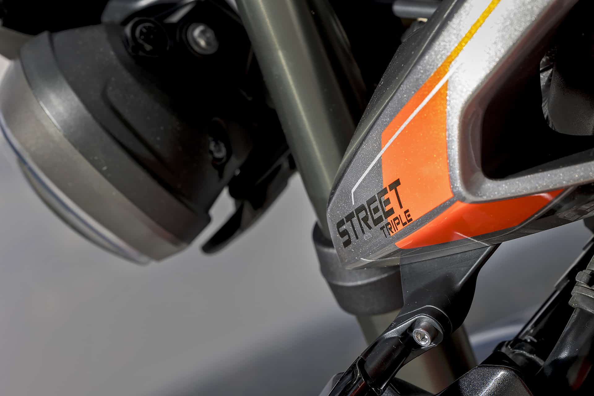 Yamaha MT-09 SP Vs Triumph Street Triple 765 RS