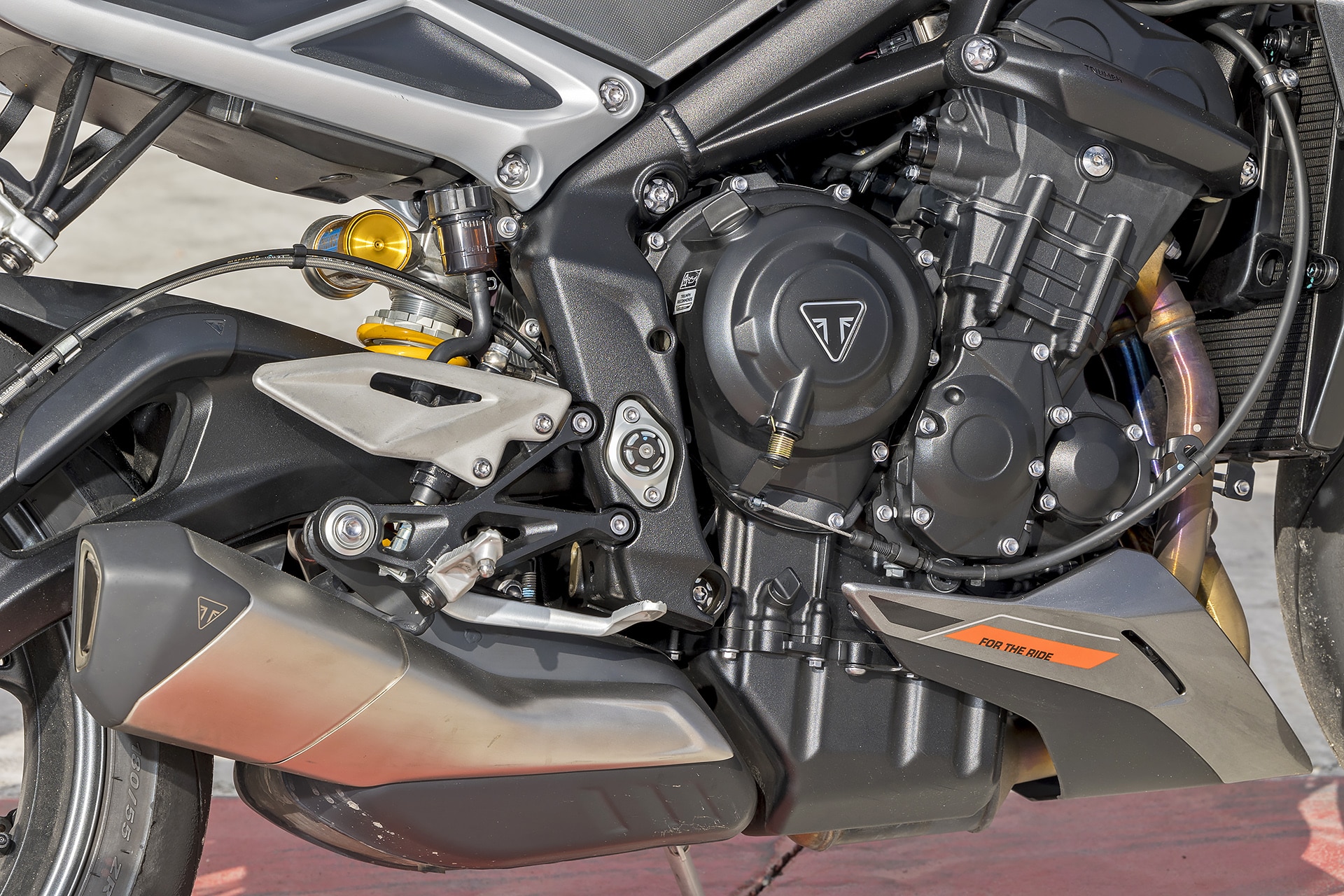 Yamaha MT-09 SP Vs Triumph Street Triple 765 RS